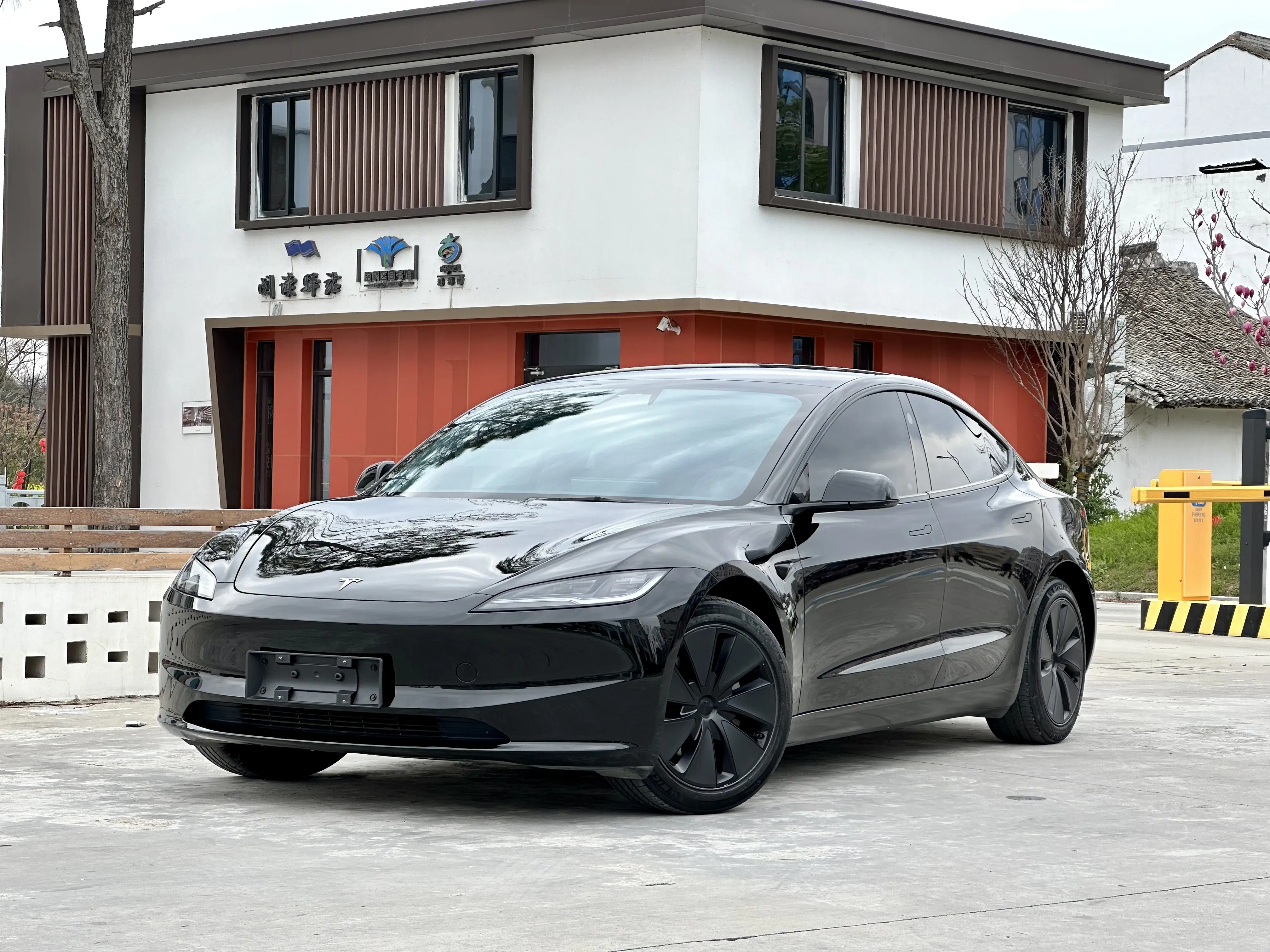 Tesla Model 3  из Китая