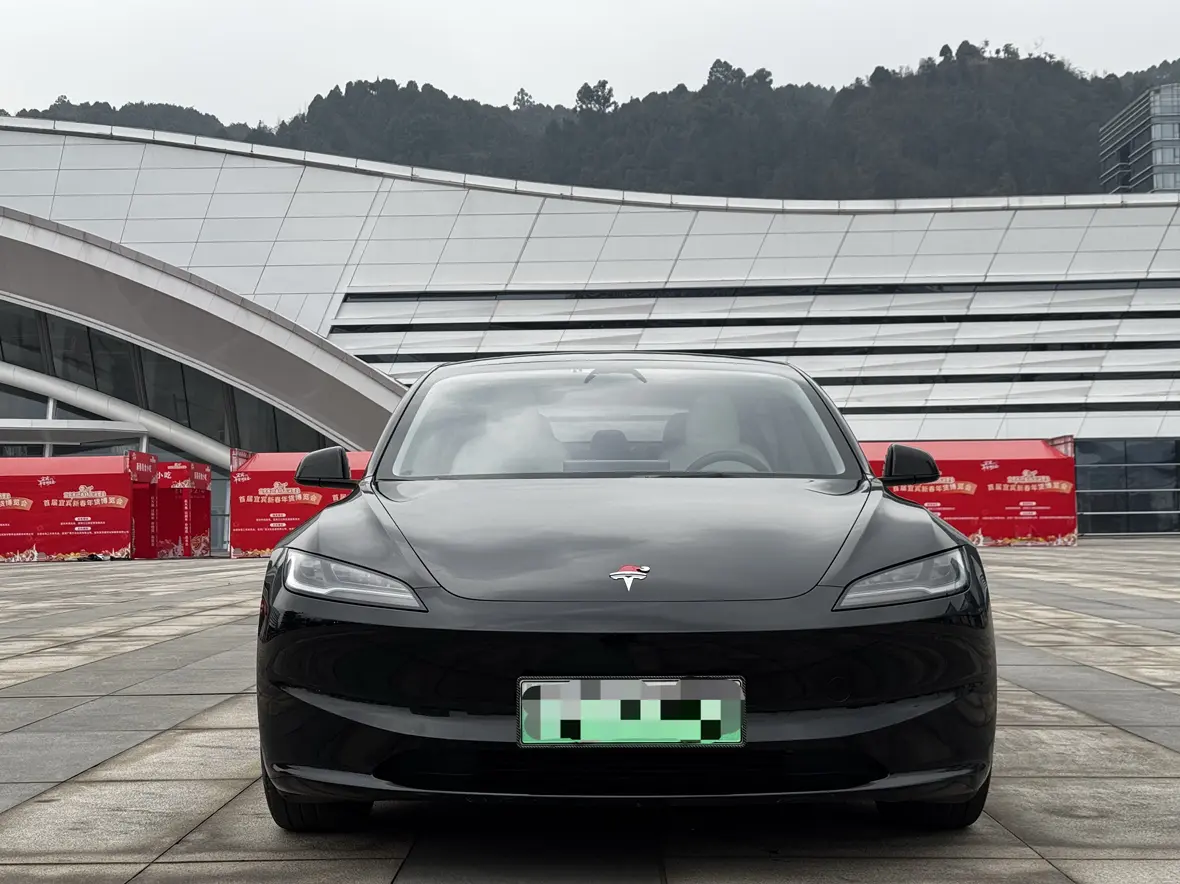 Tesla Model 3  из Китая