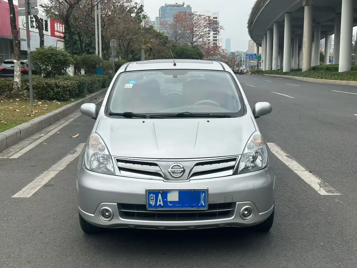 Nissan Li Wei  из Китая