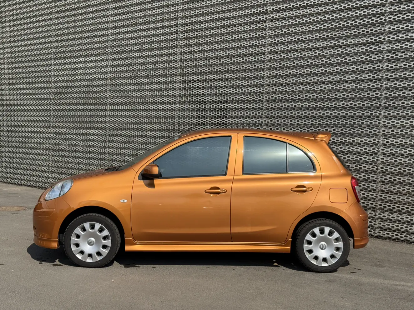 Nissan March  из Китая