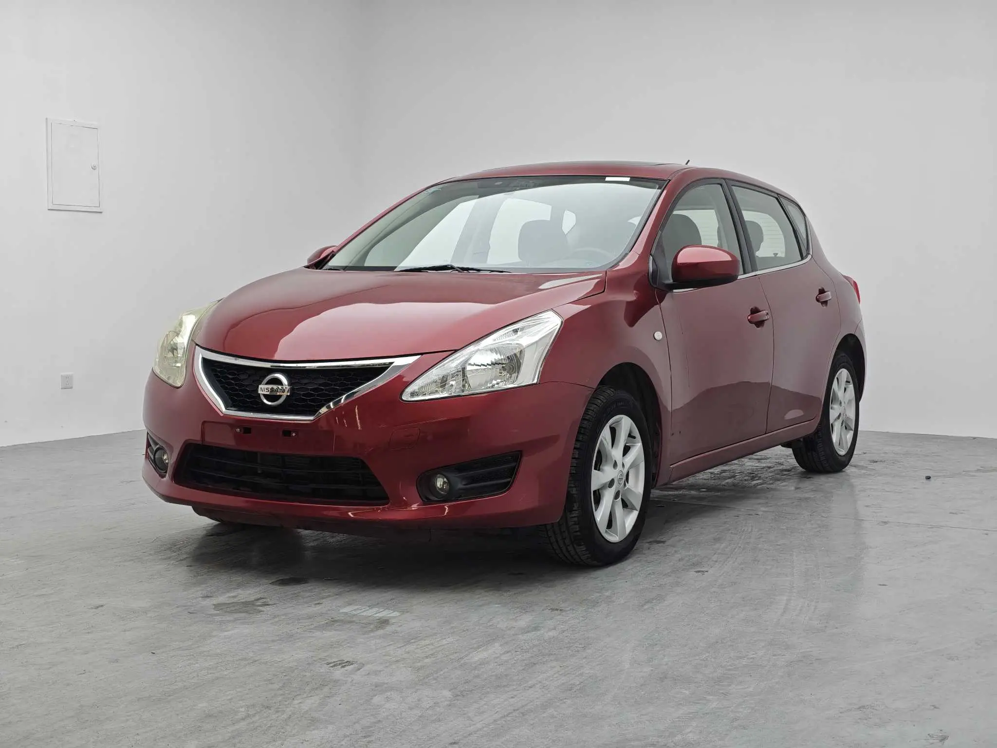 Nissan Tiida  из Китая