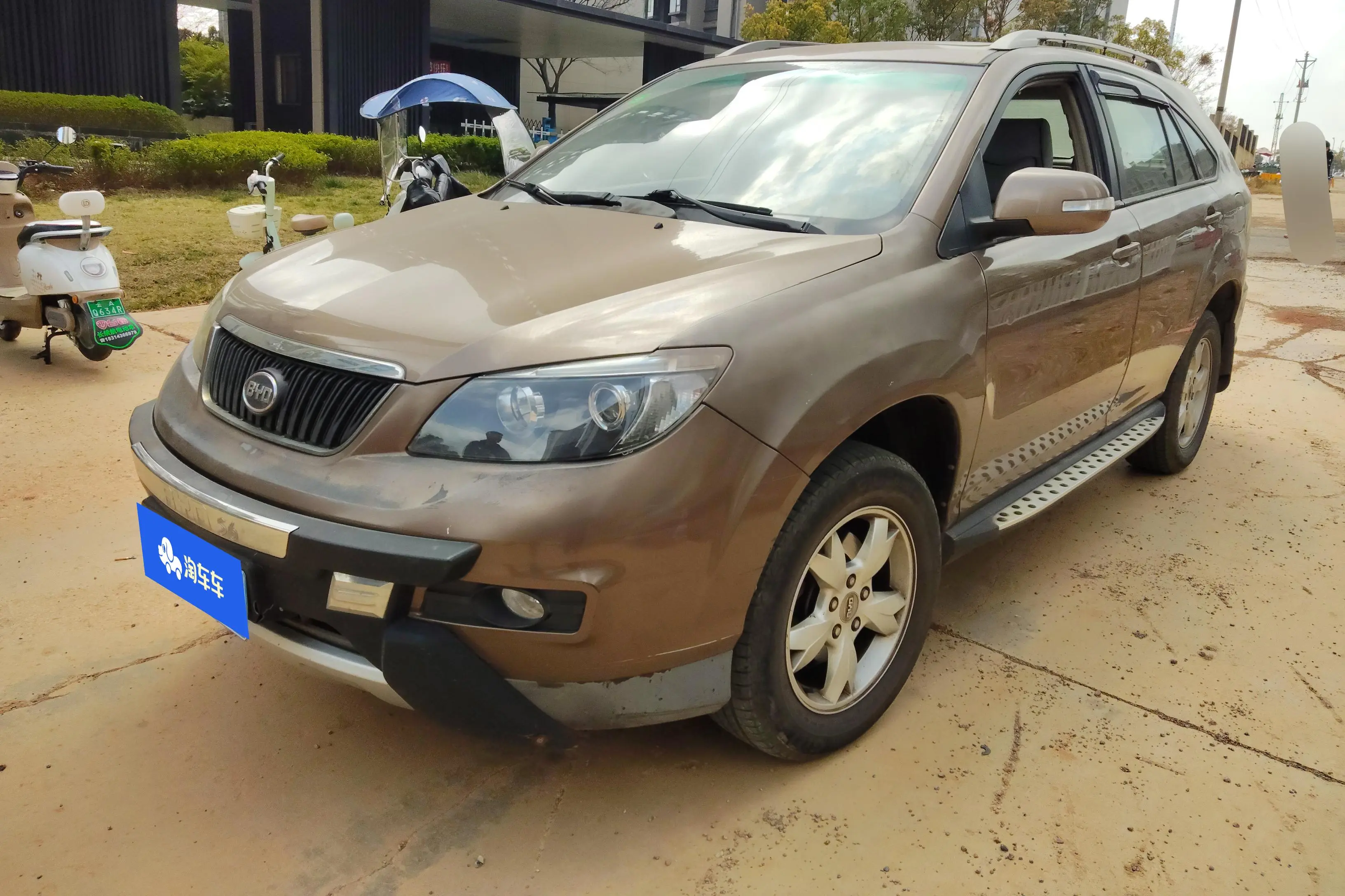 BYD S6