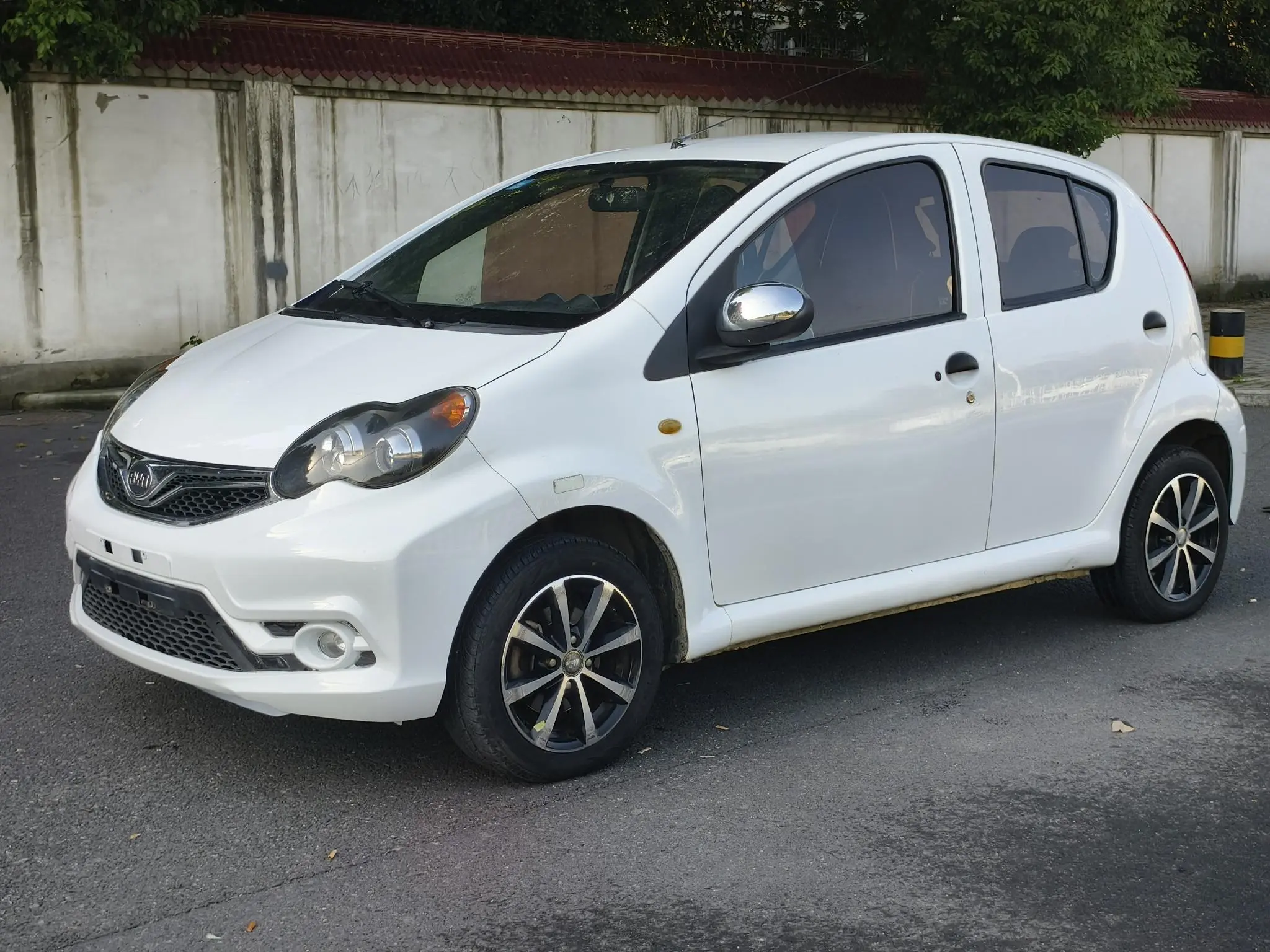 BYD F0