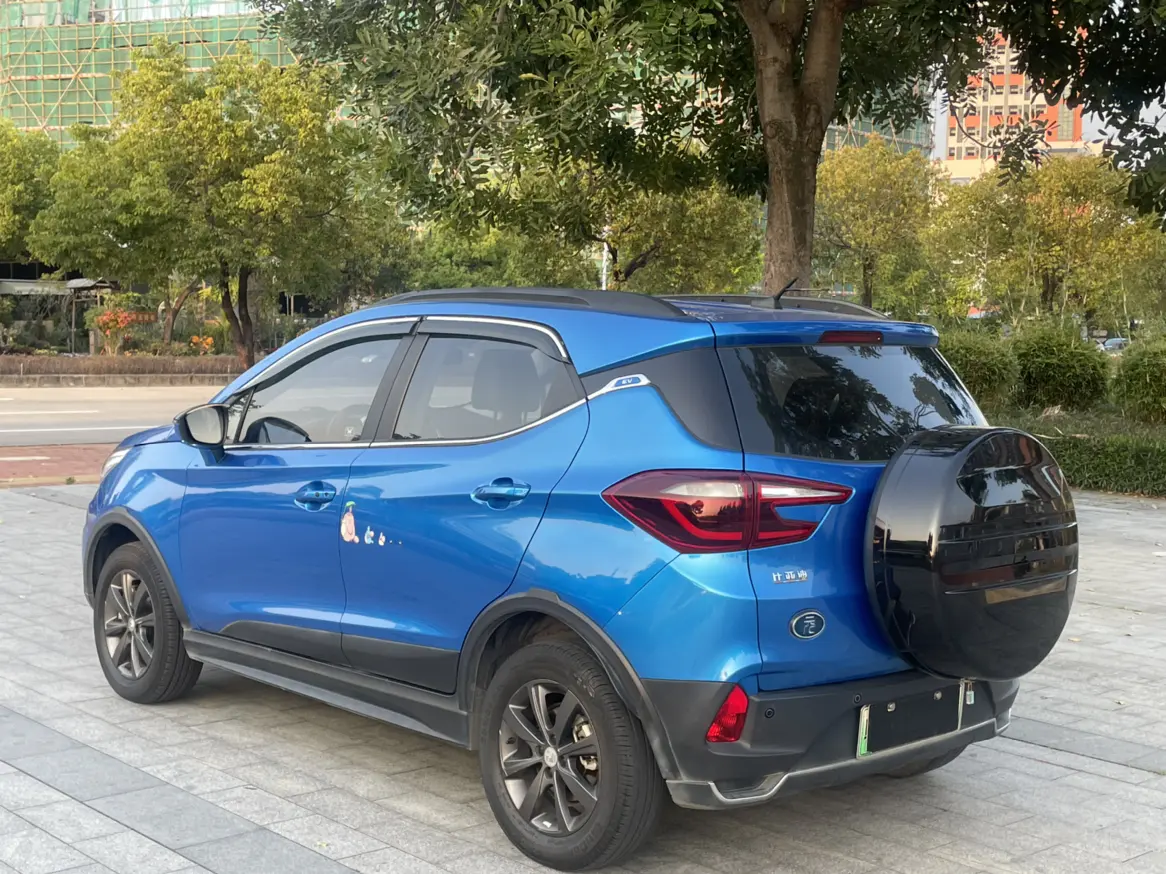 BYD Yuan EV  из Китая