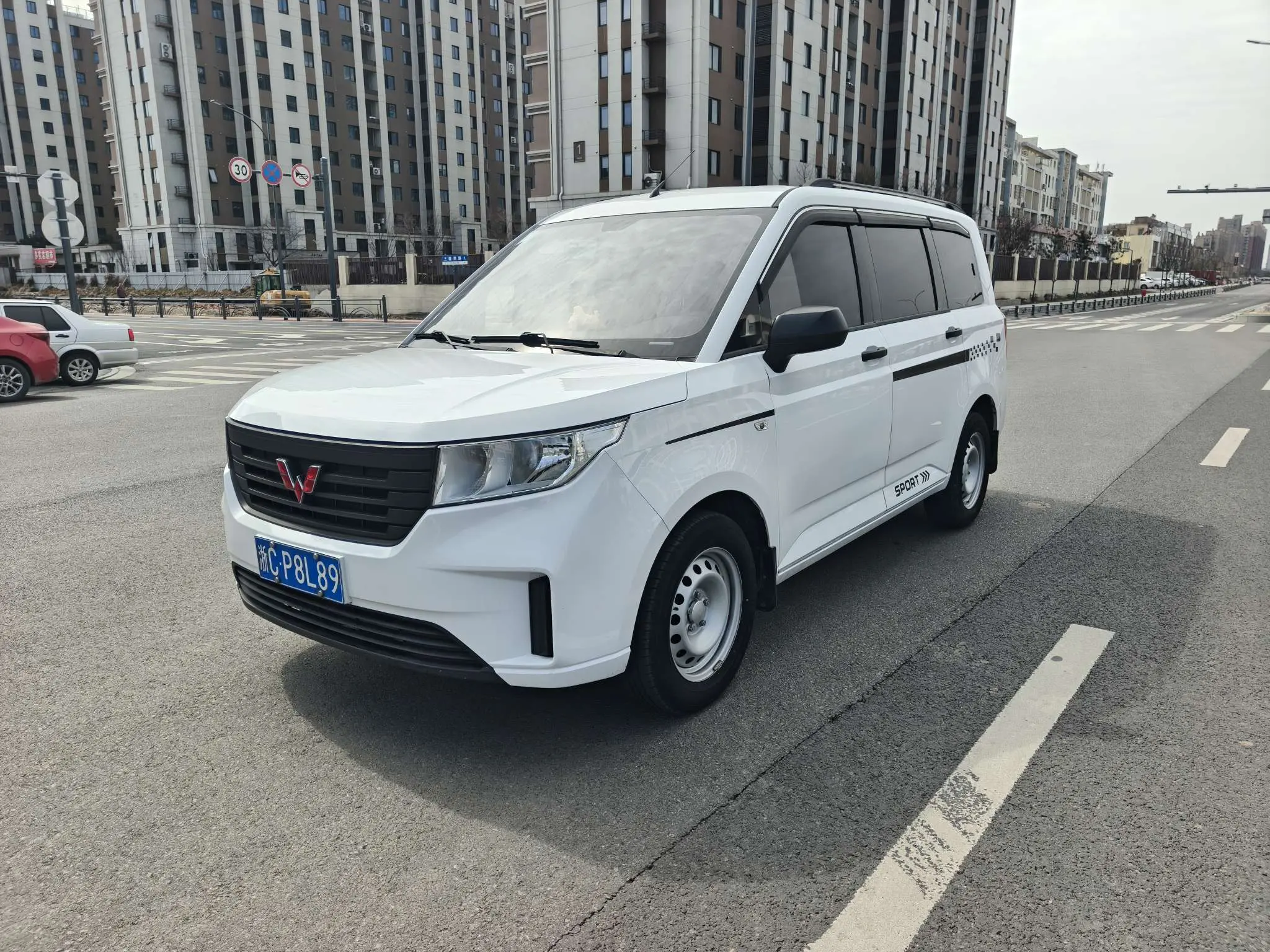 Wuling Hongguang PLUS