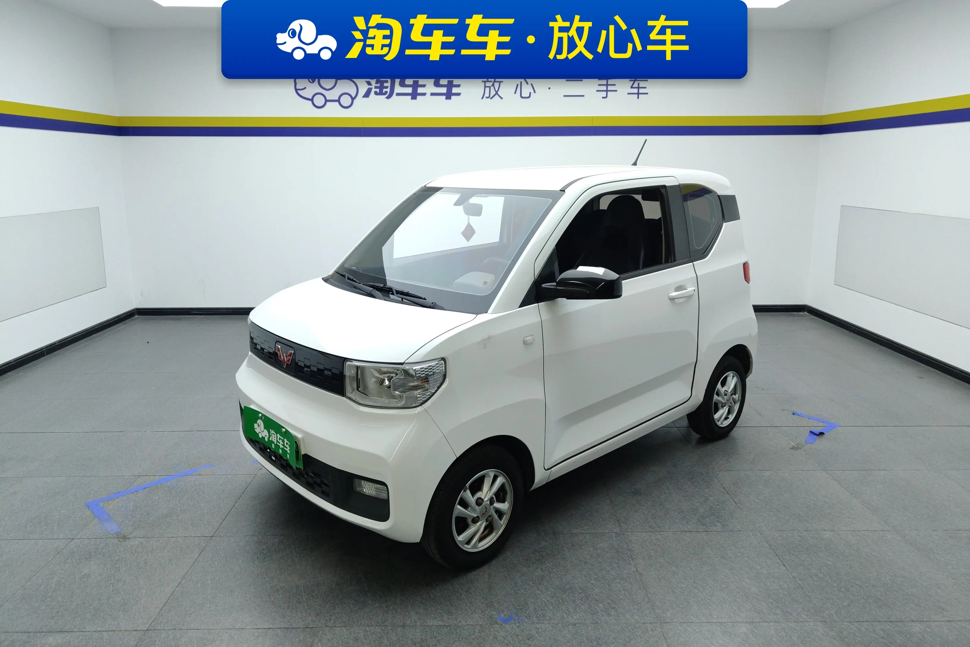 Wuling Hongguang MINIEV  из Китая