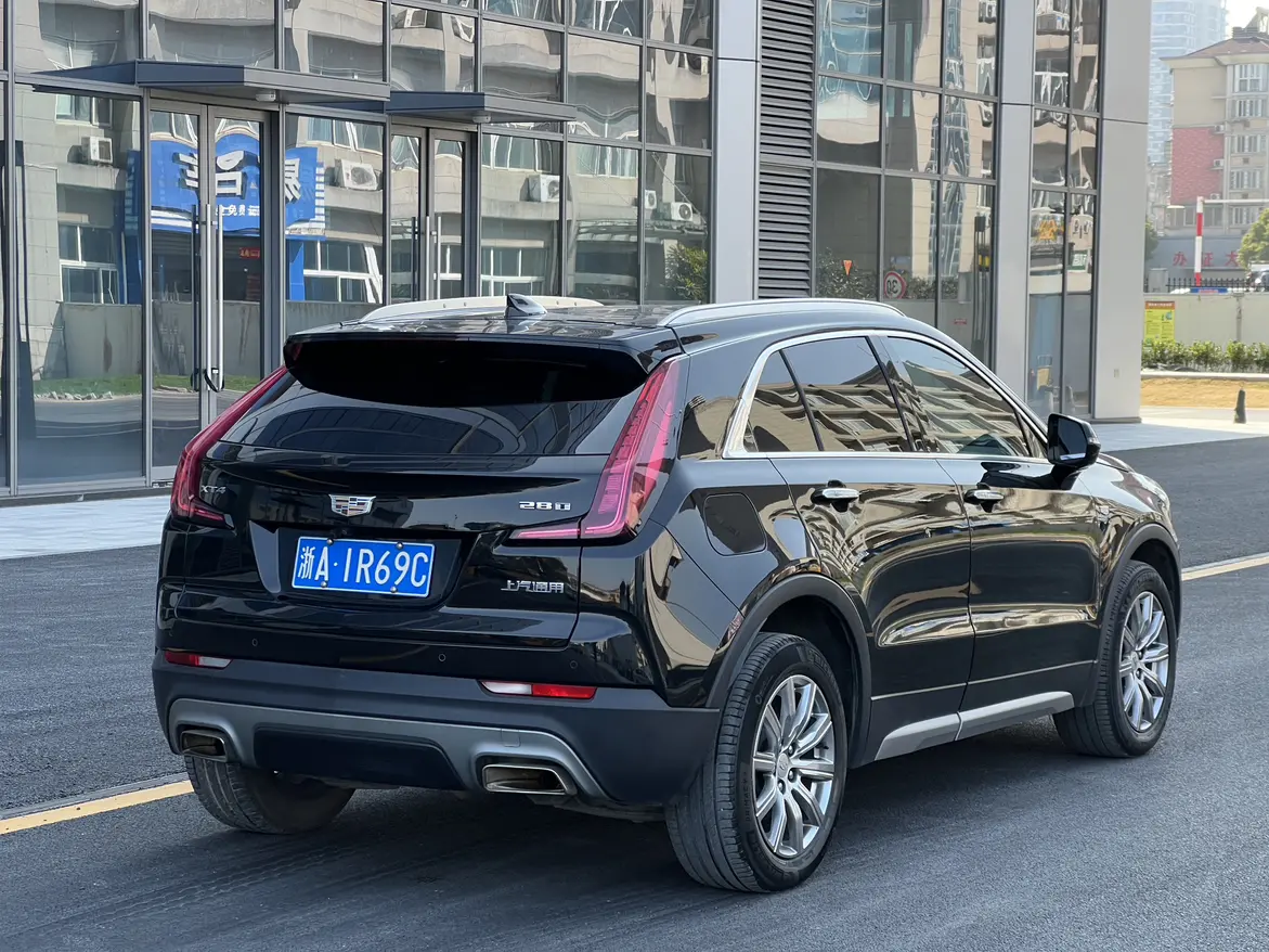 Cadillac XT4  из Китая