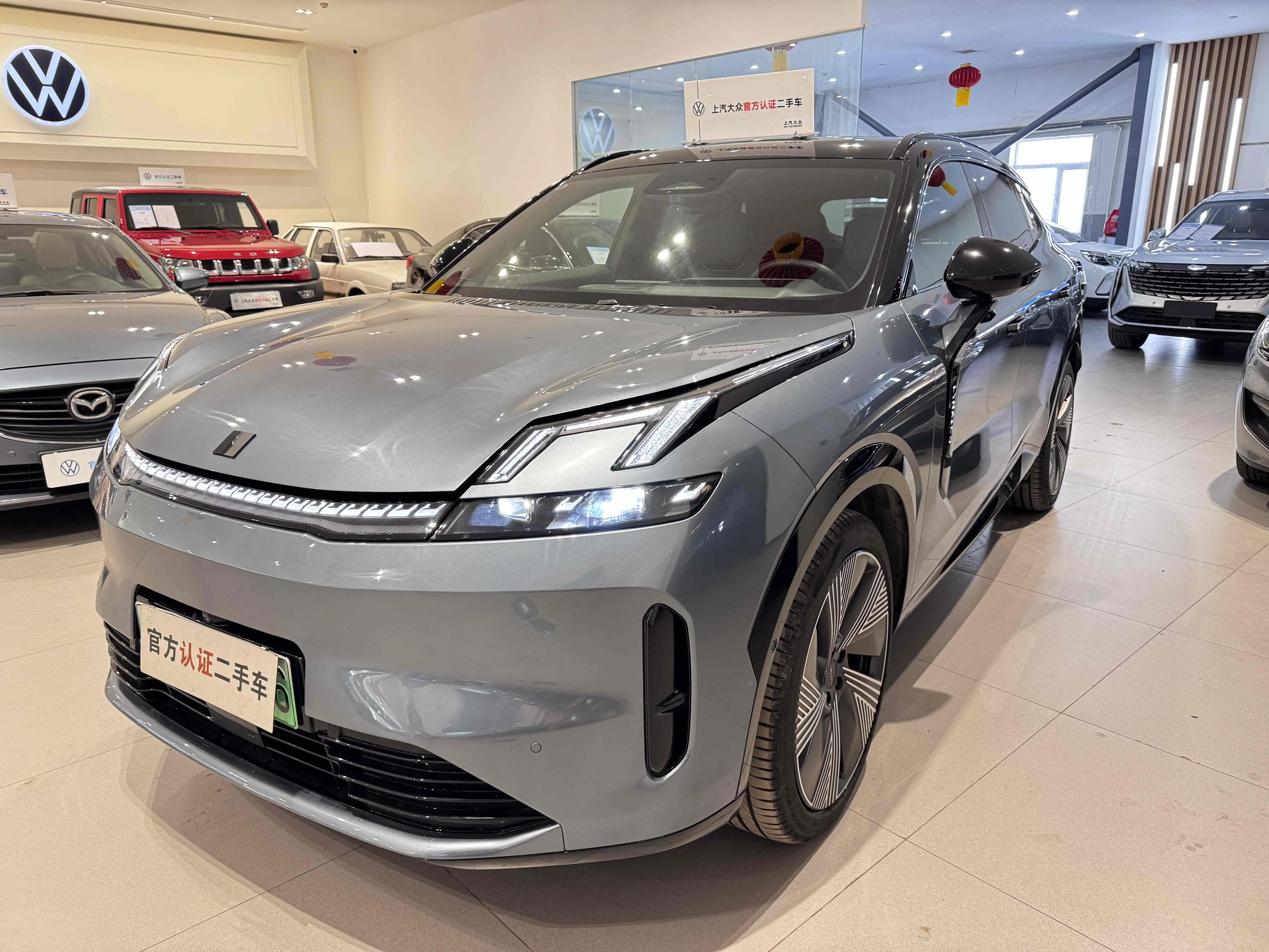 Lynk & Co 08 EM-P