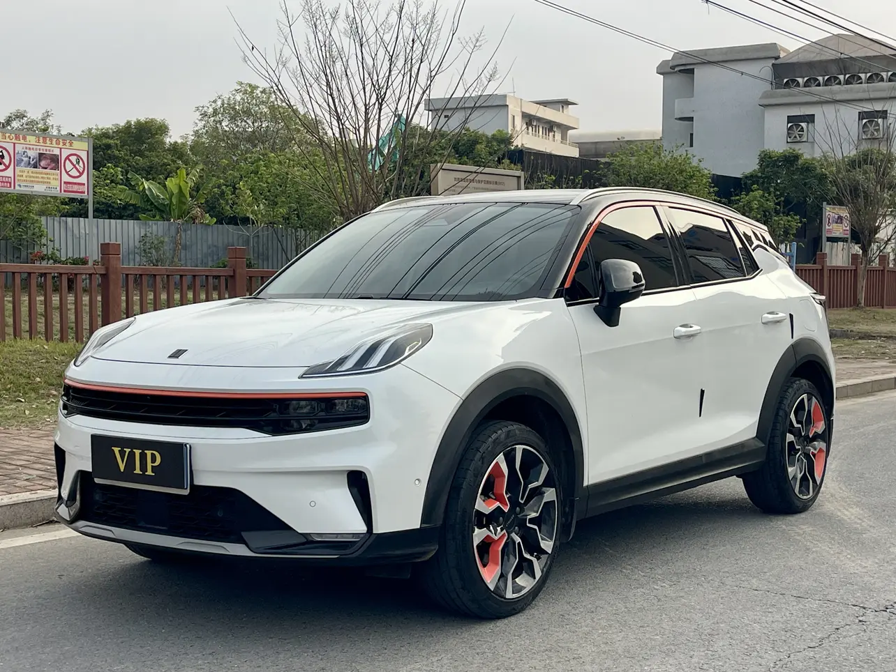 Lynk & Co 06