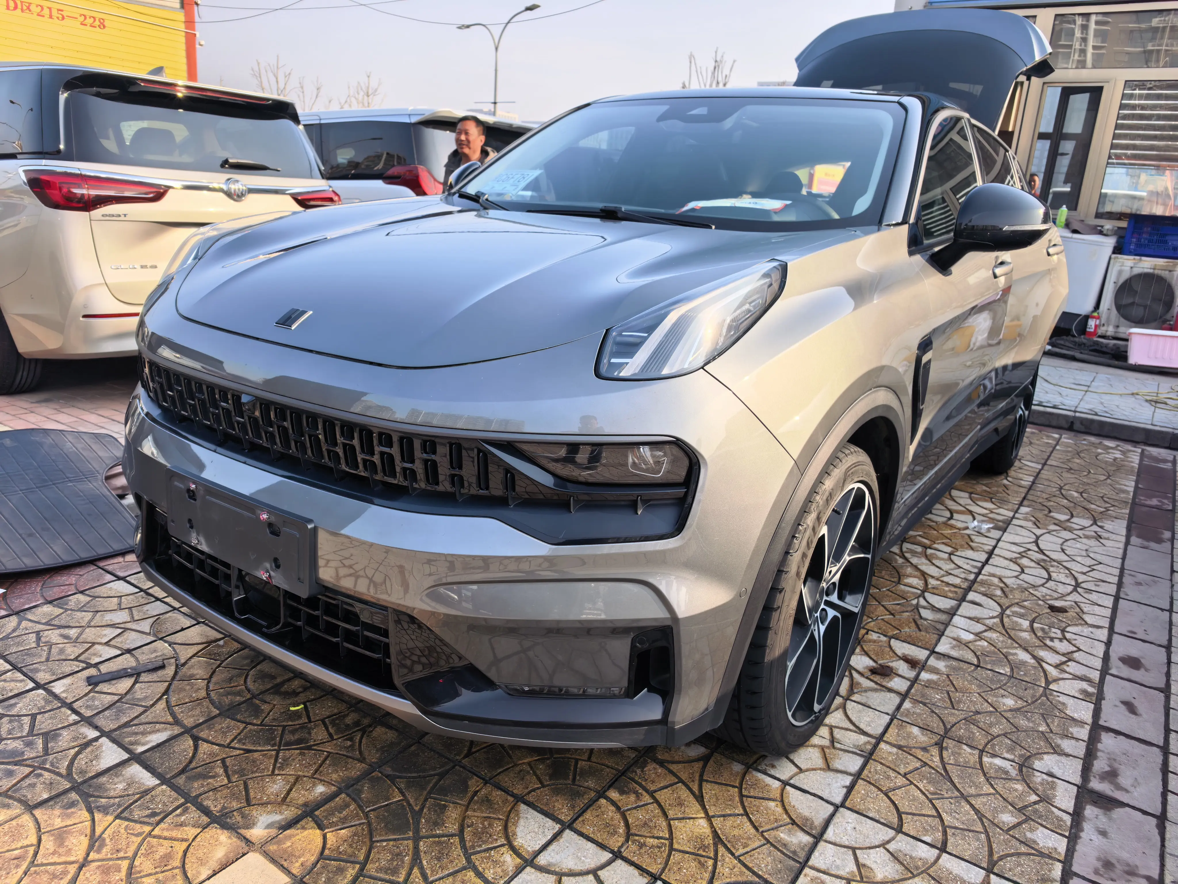 Lynk & Co 05