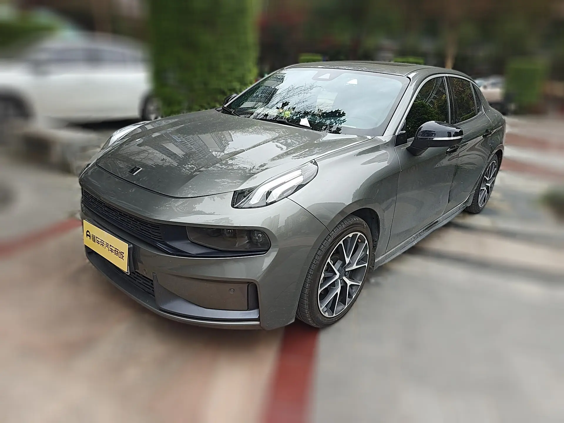 Lynk & Co 03