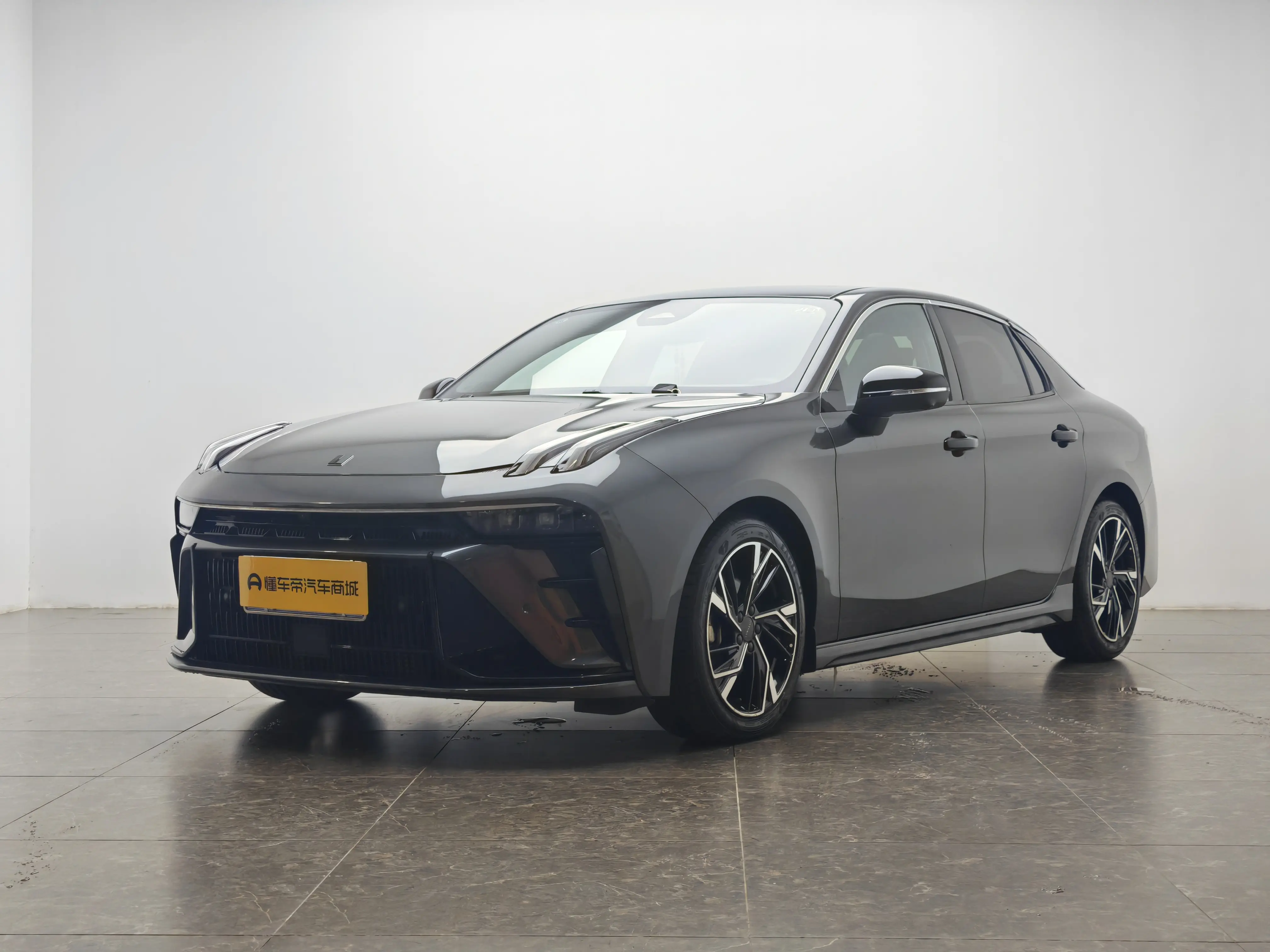 Lynk & Co 03