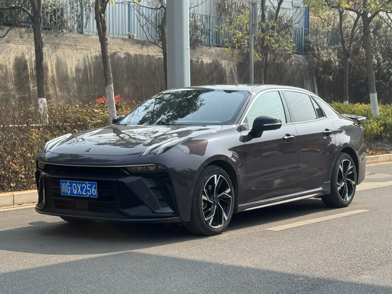 Lynk & Co 03