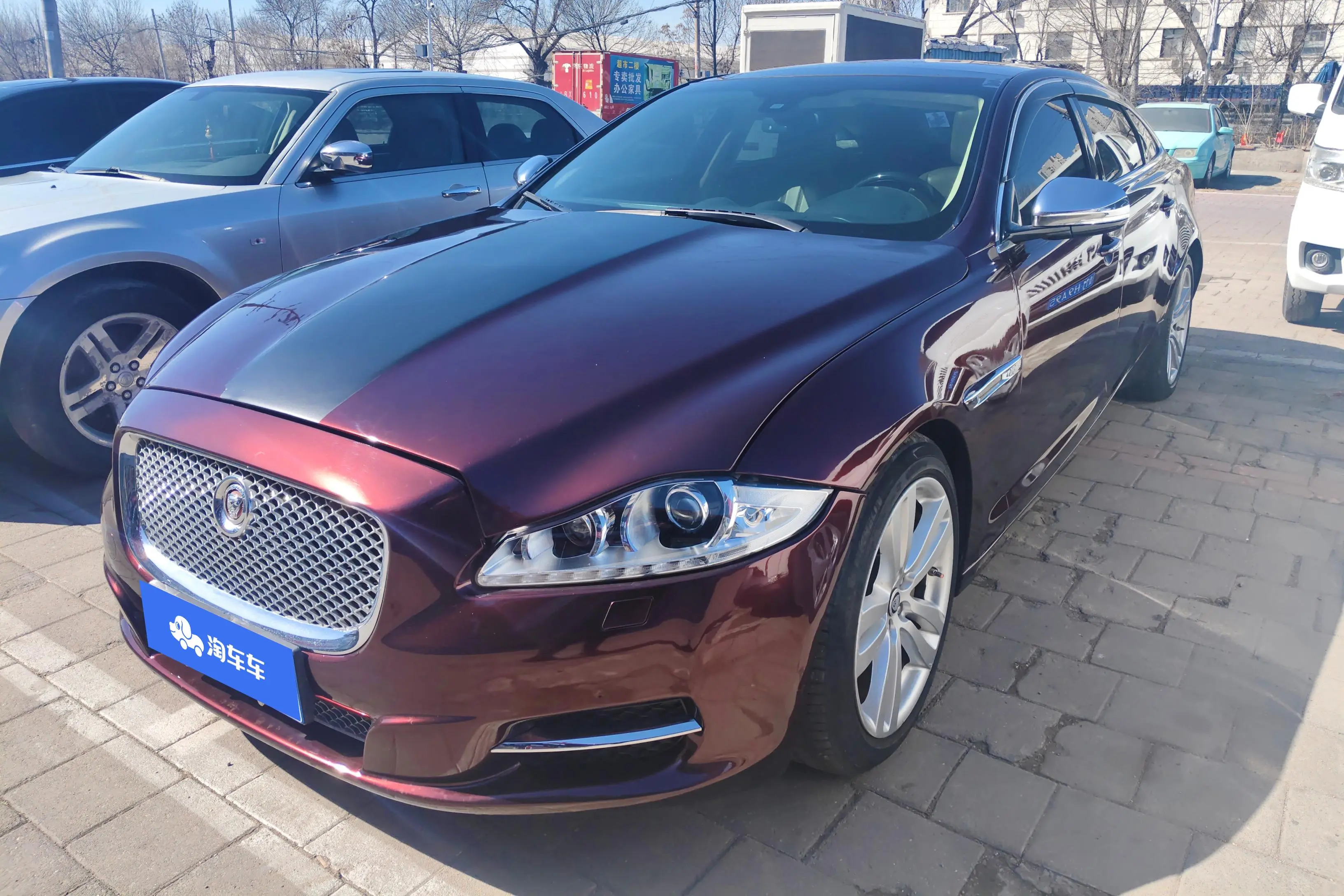 Jaguar XJ