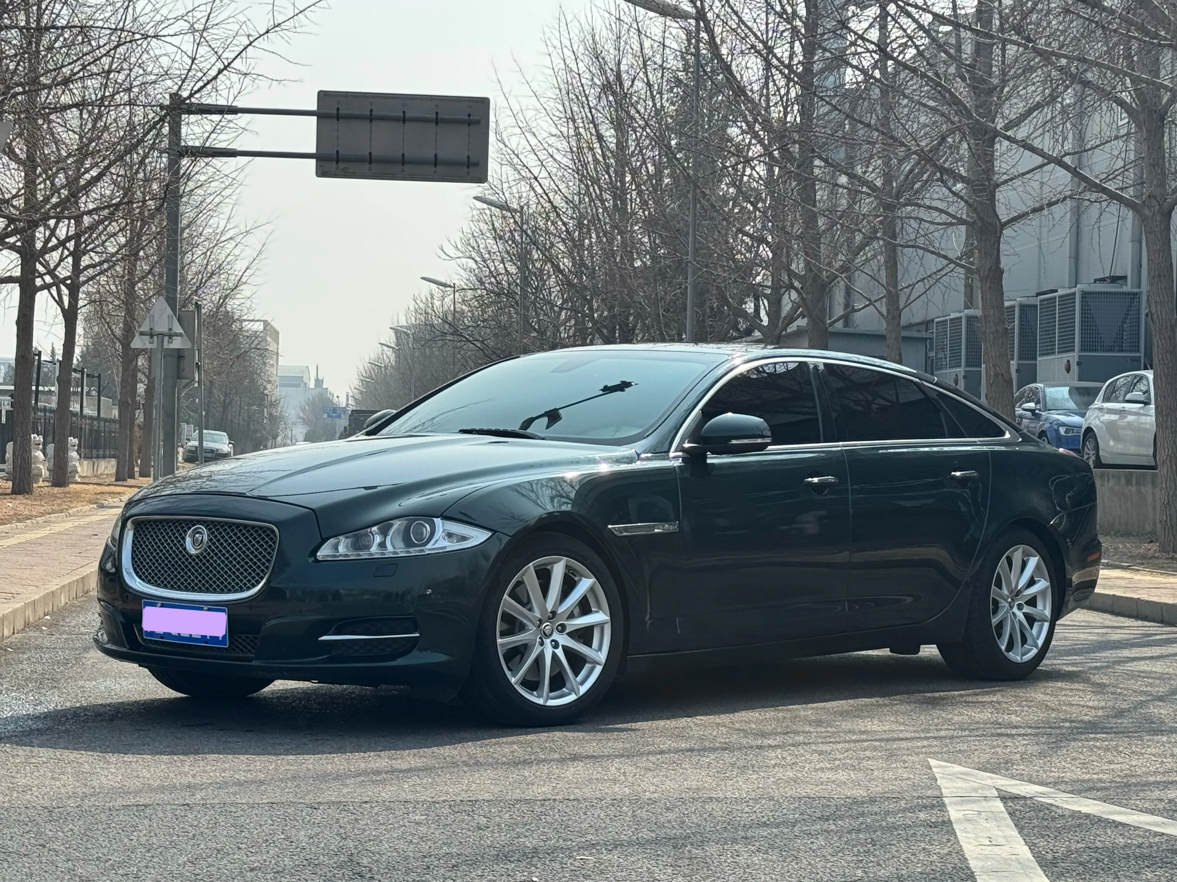 Jaguar XJ