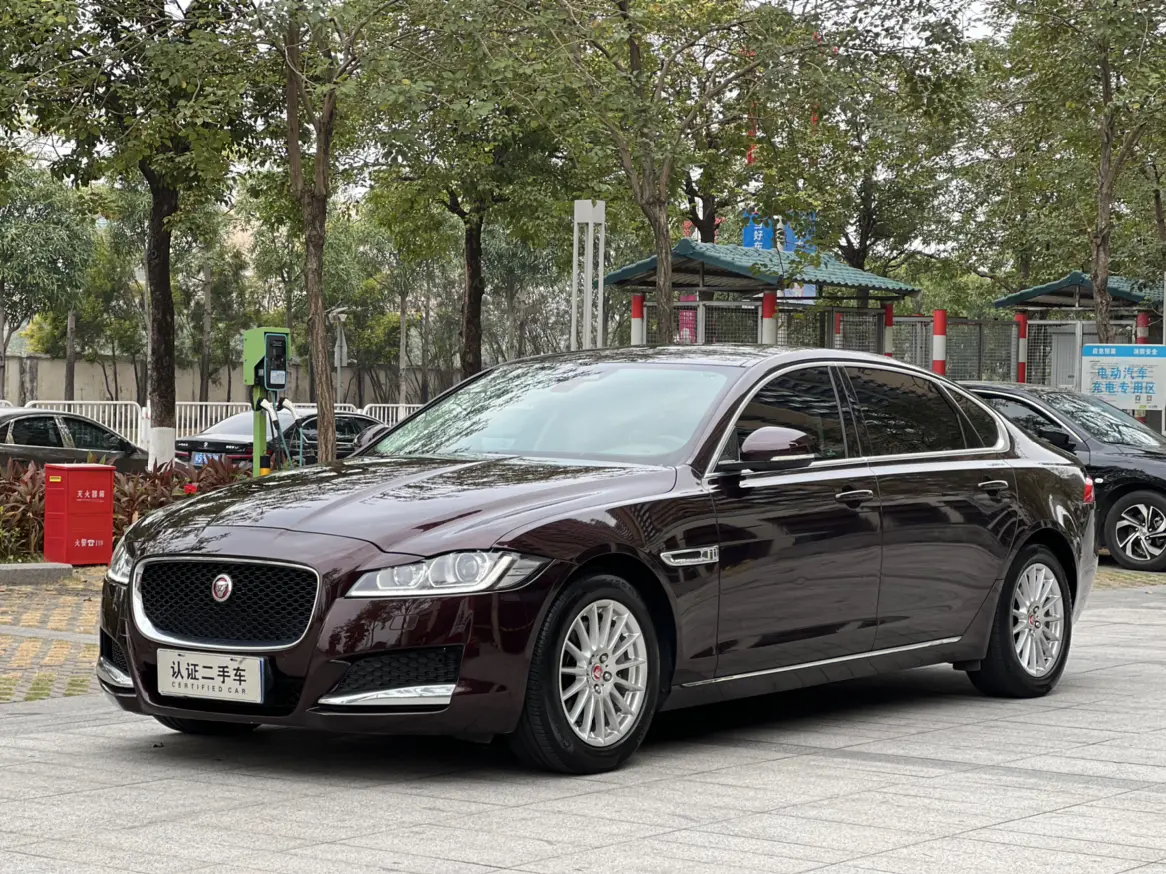Jaguar XFL