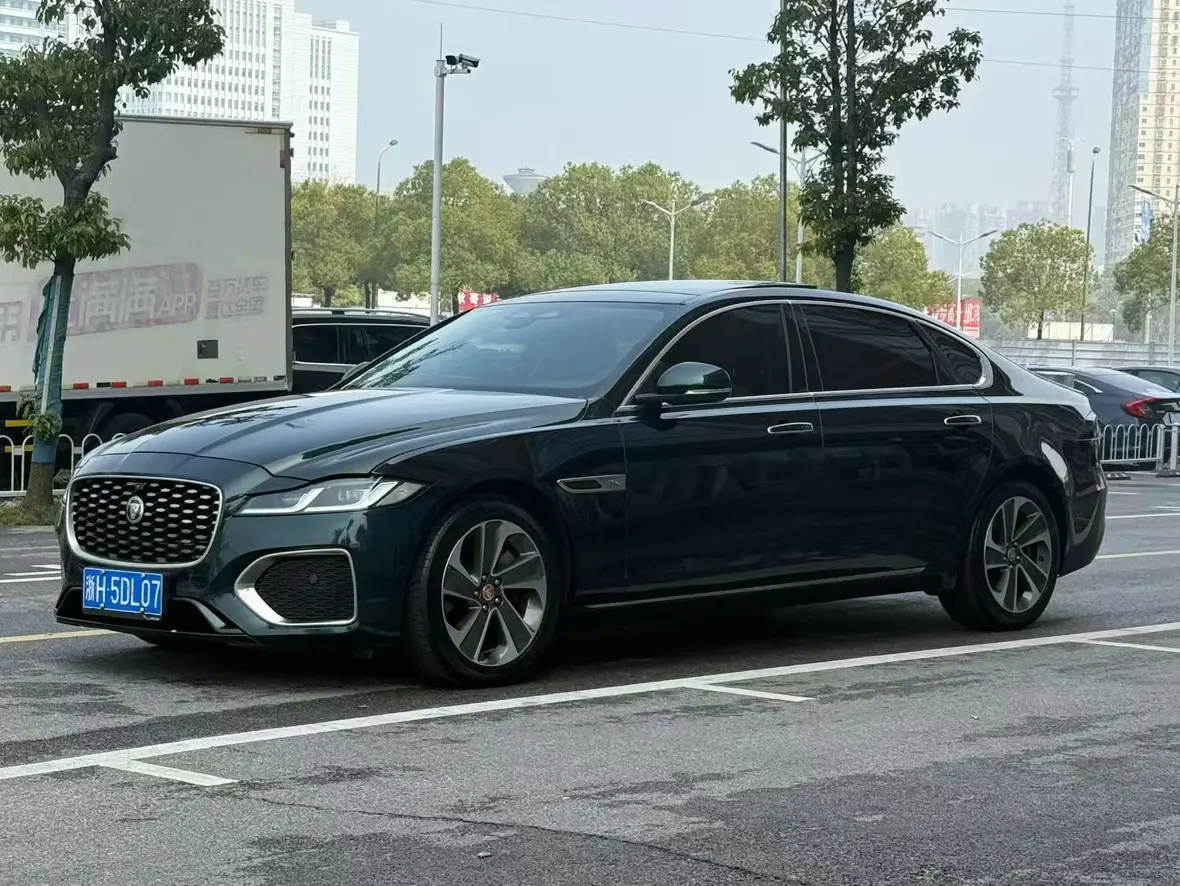 Jaguar XFL