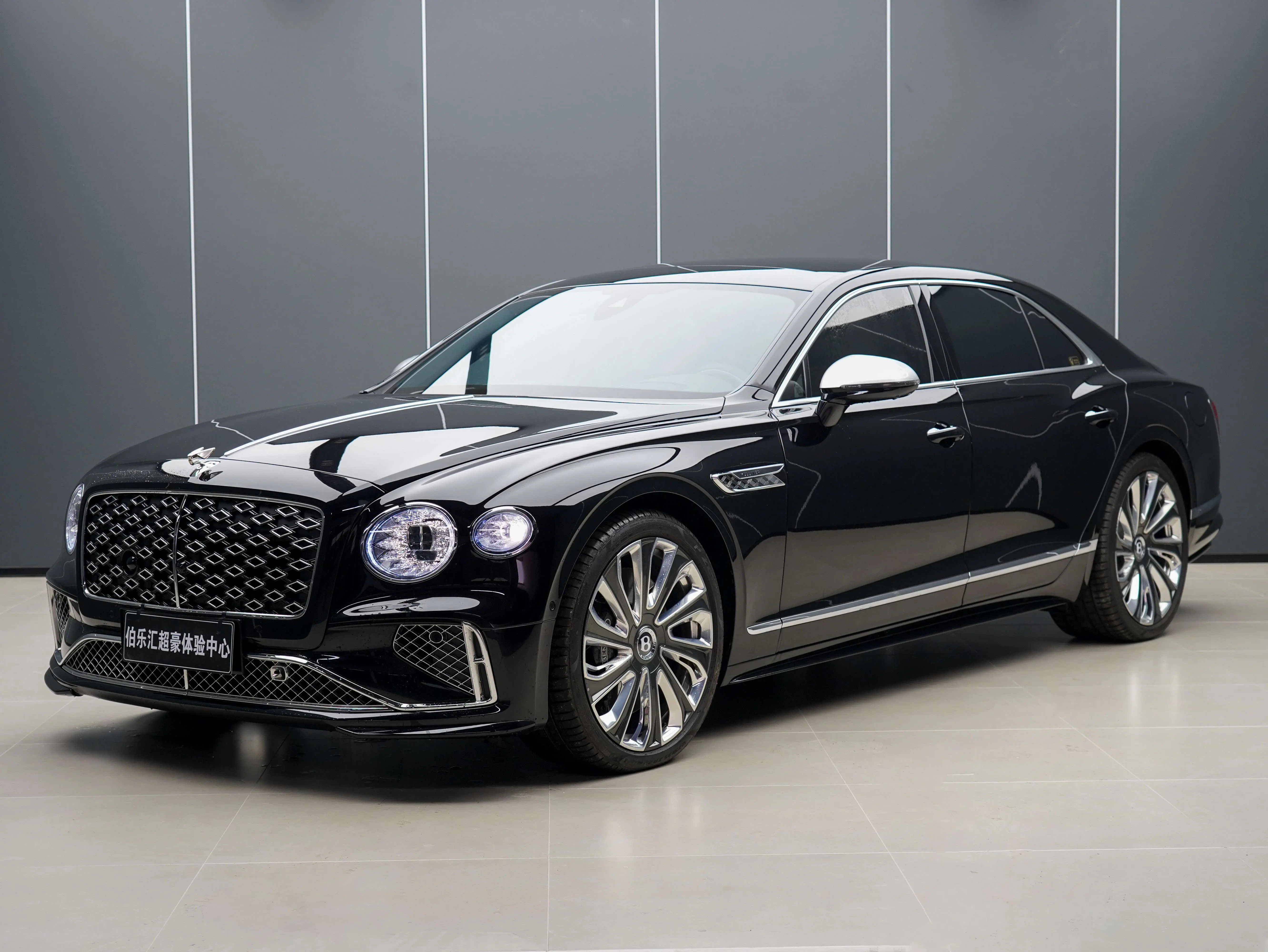 Bentley Flying Spur PHEV  из Китая
