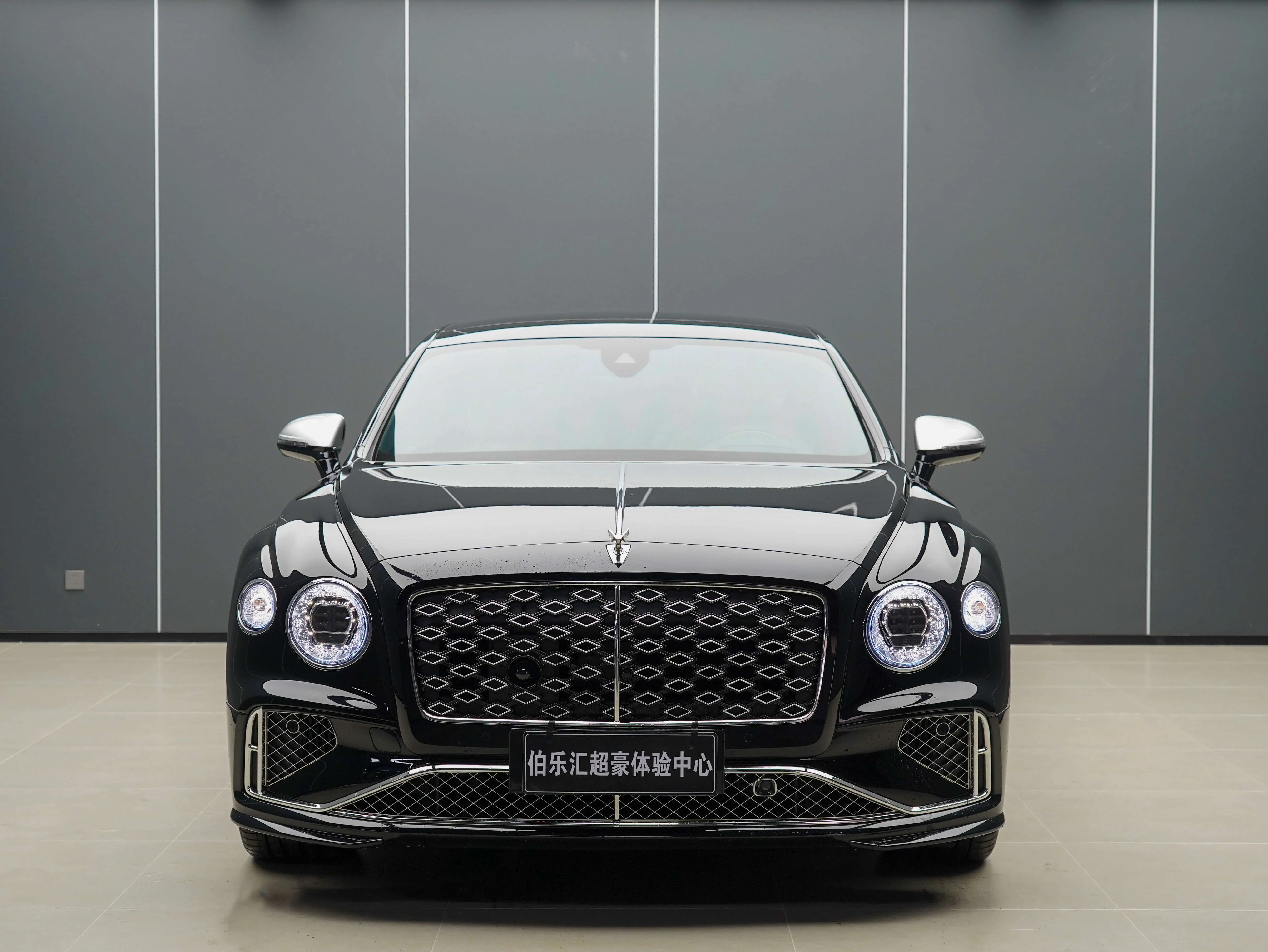 Bentley Flying Spur PHEV  из Китая