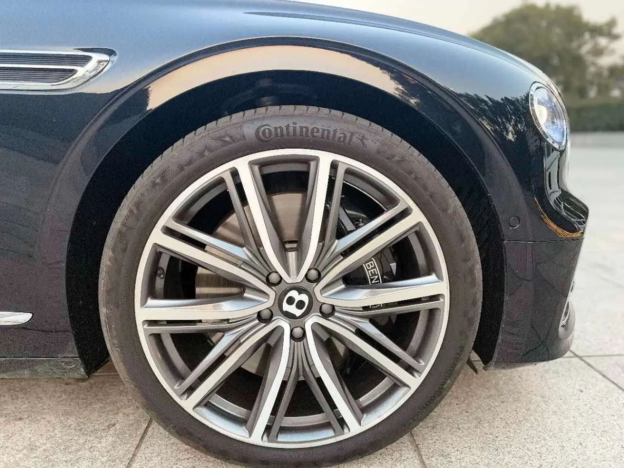 Bentley Galloping  из Китая