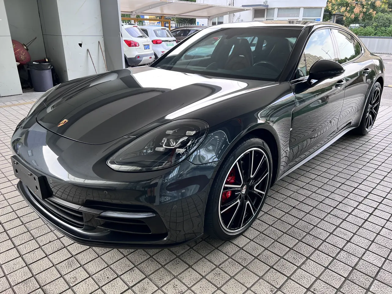 Porsche Panamera  из Китая
