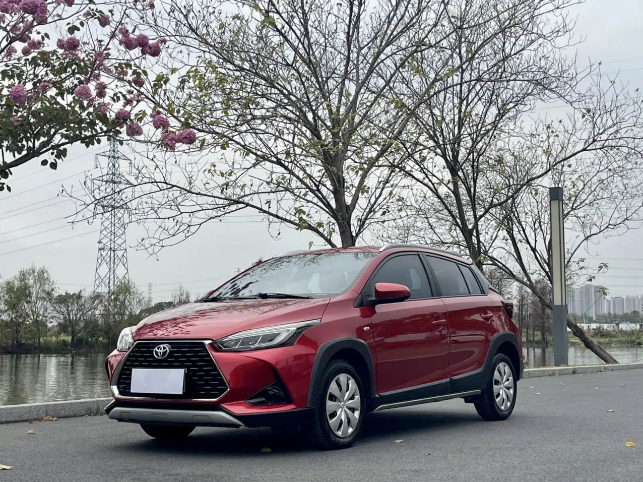 Toyota Yaris L  из Китая