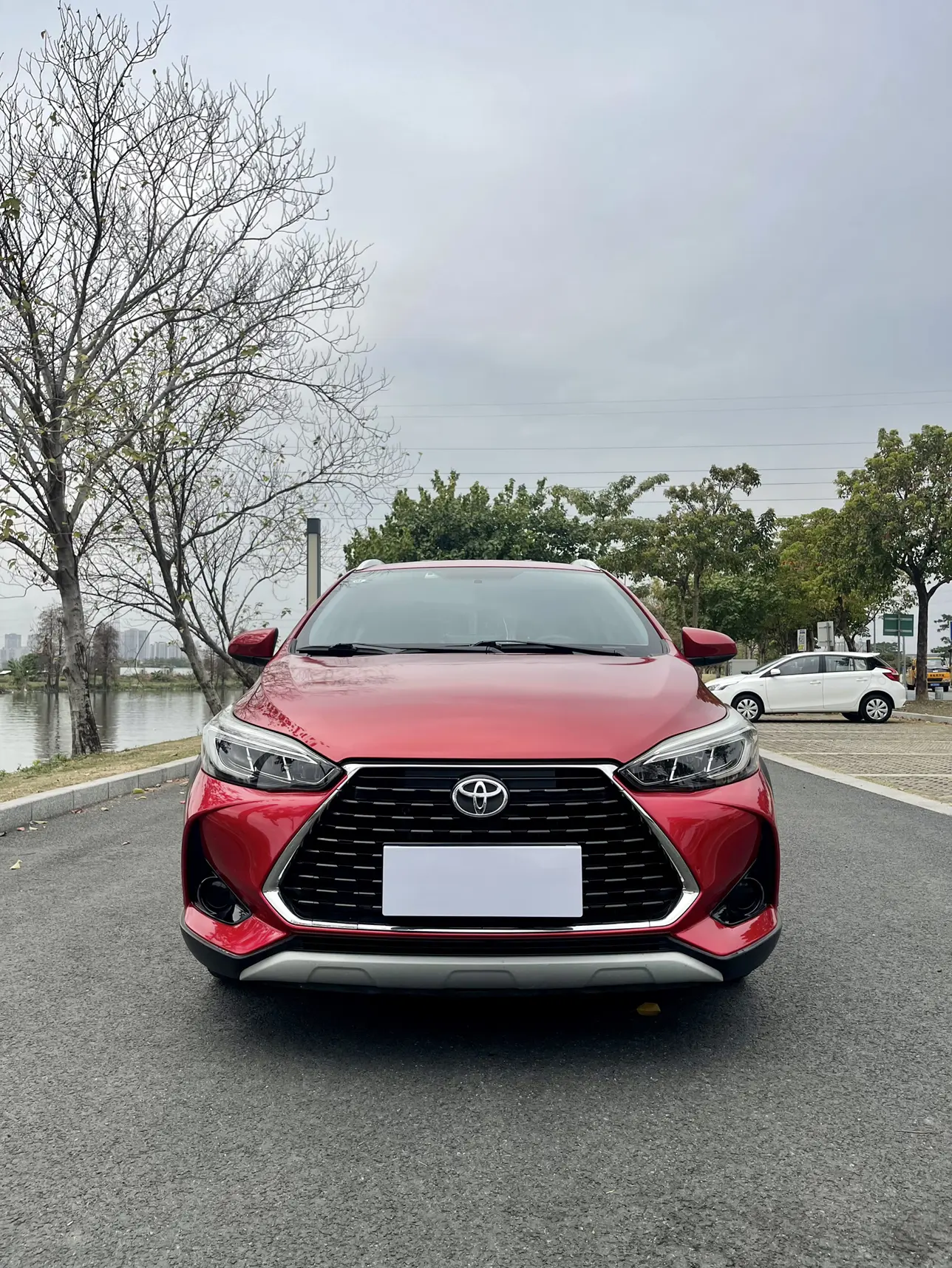 Toyota Yaris L  из Китая