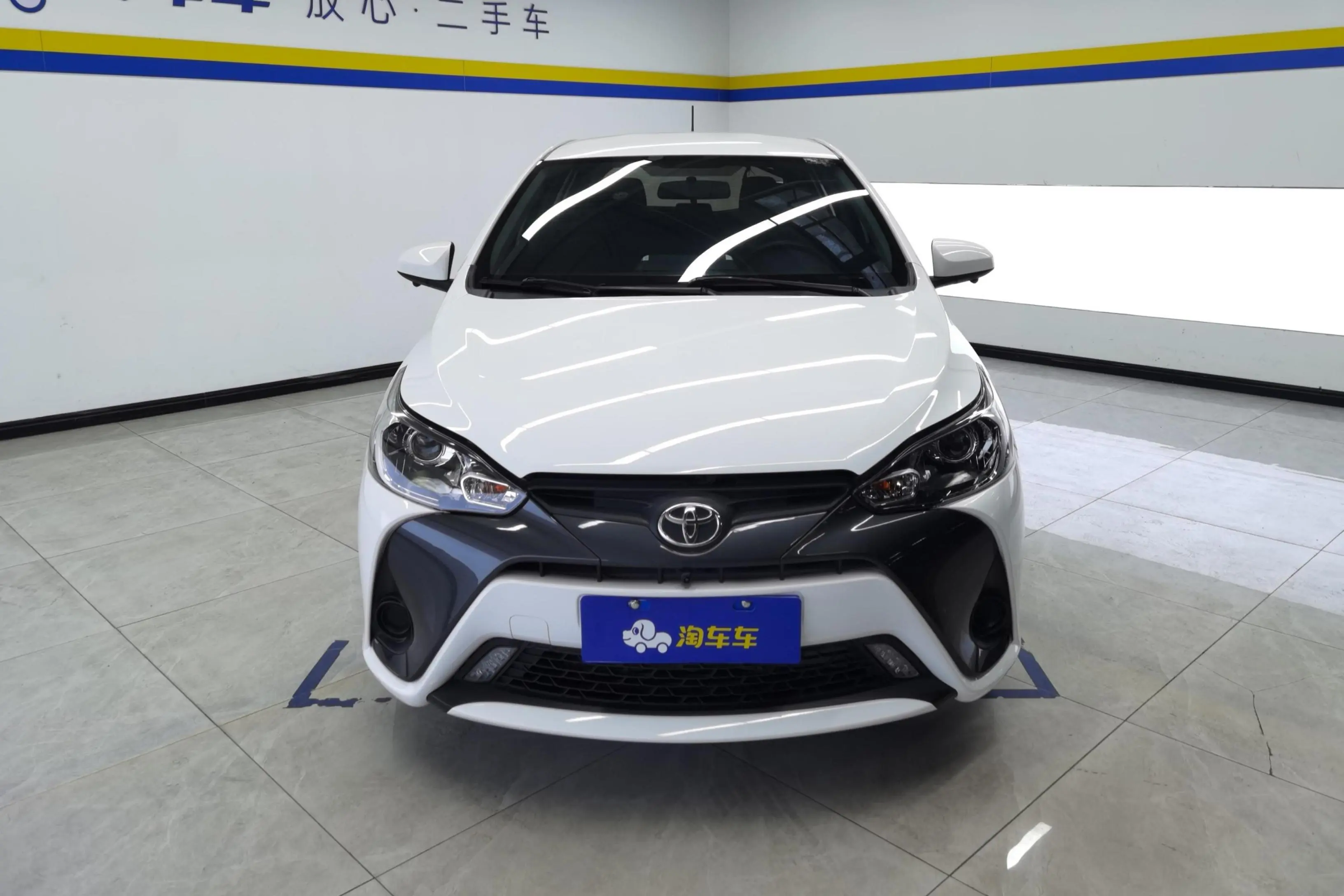 Toyota Yaris L  из Китая