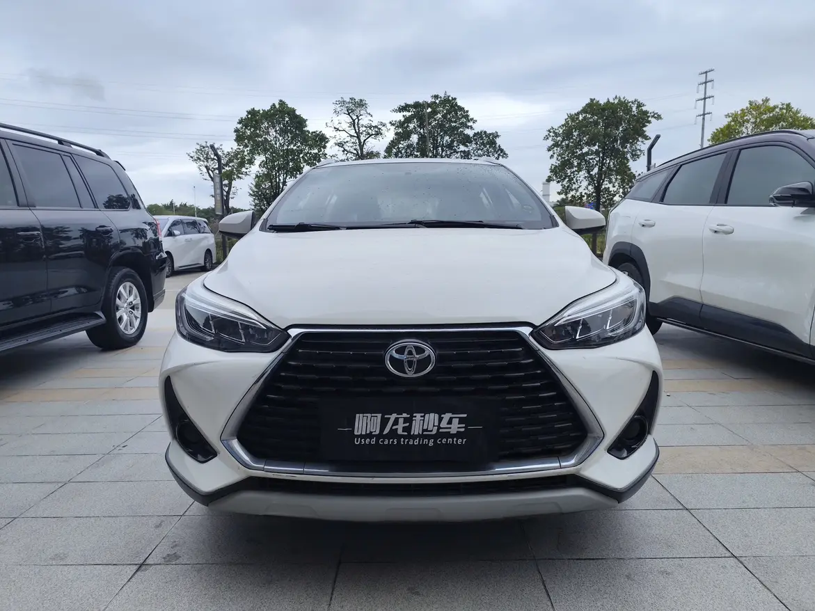 Toyota Yaris L  из Китая