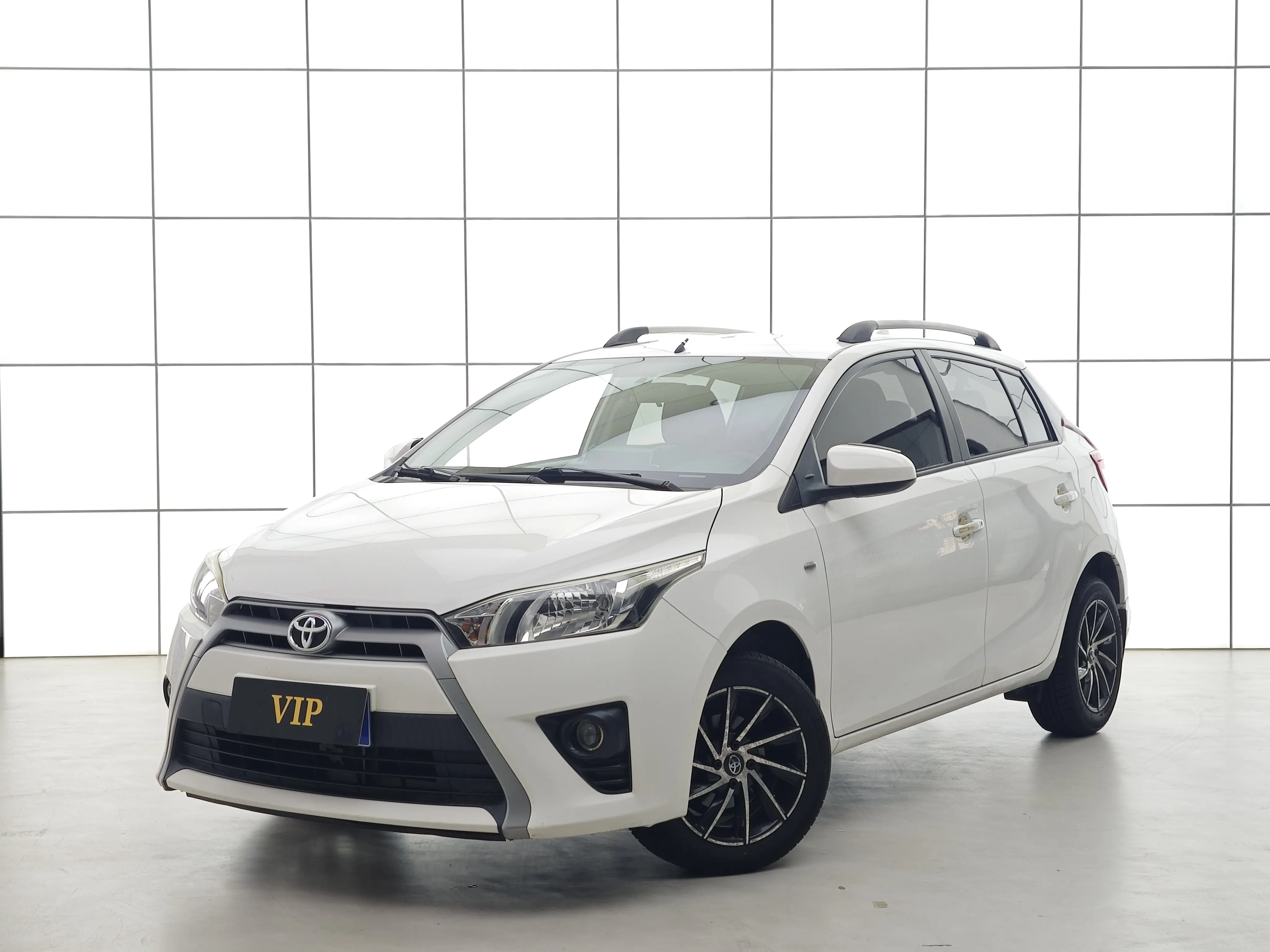 Toyota Yaris L  из Китая