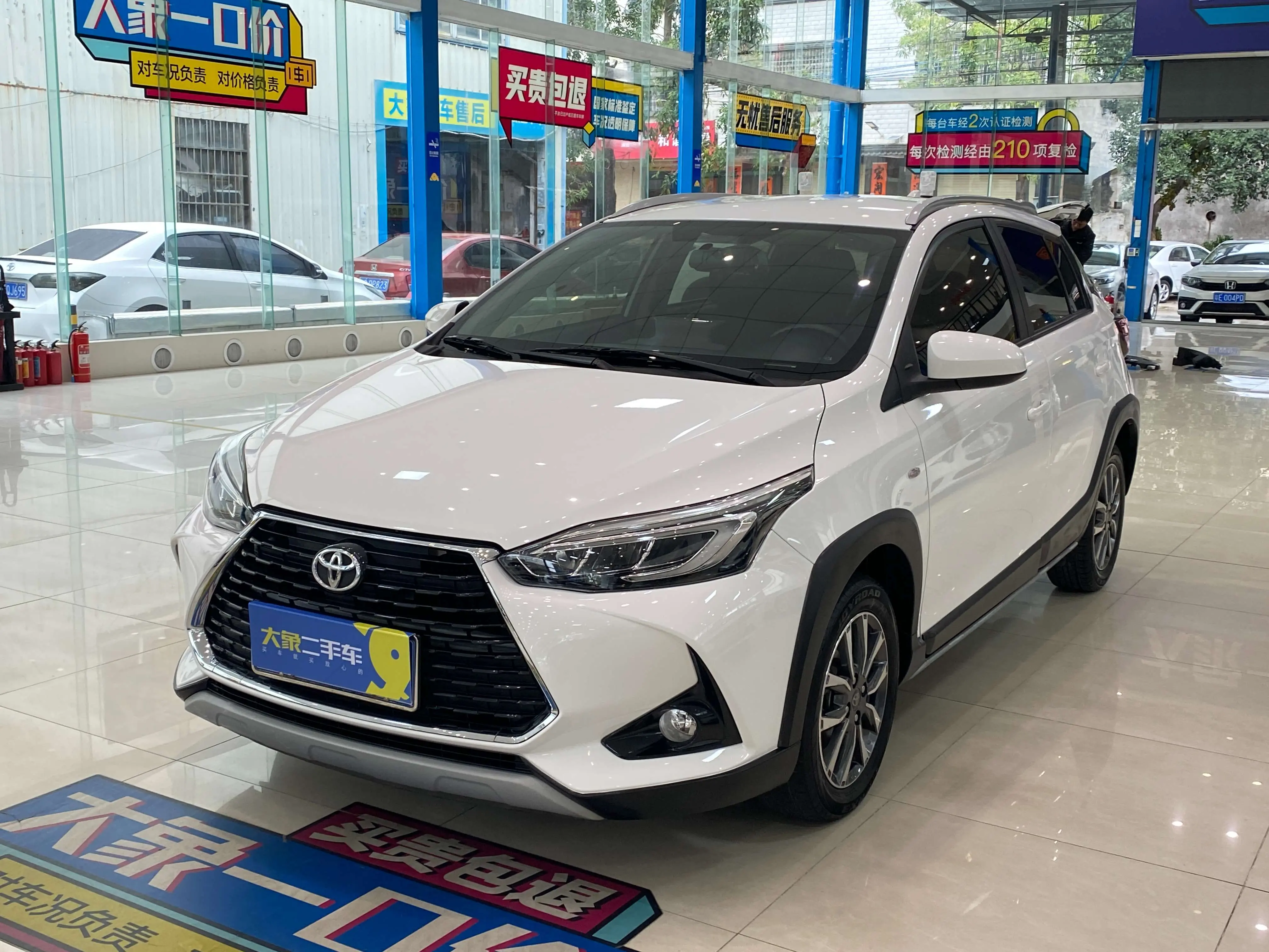 Toyota Yaris L  из Китая