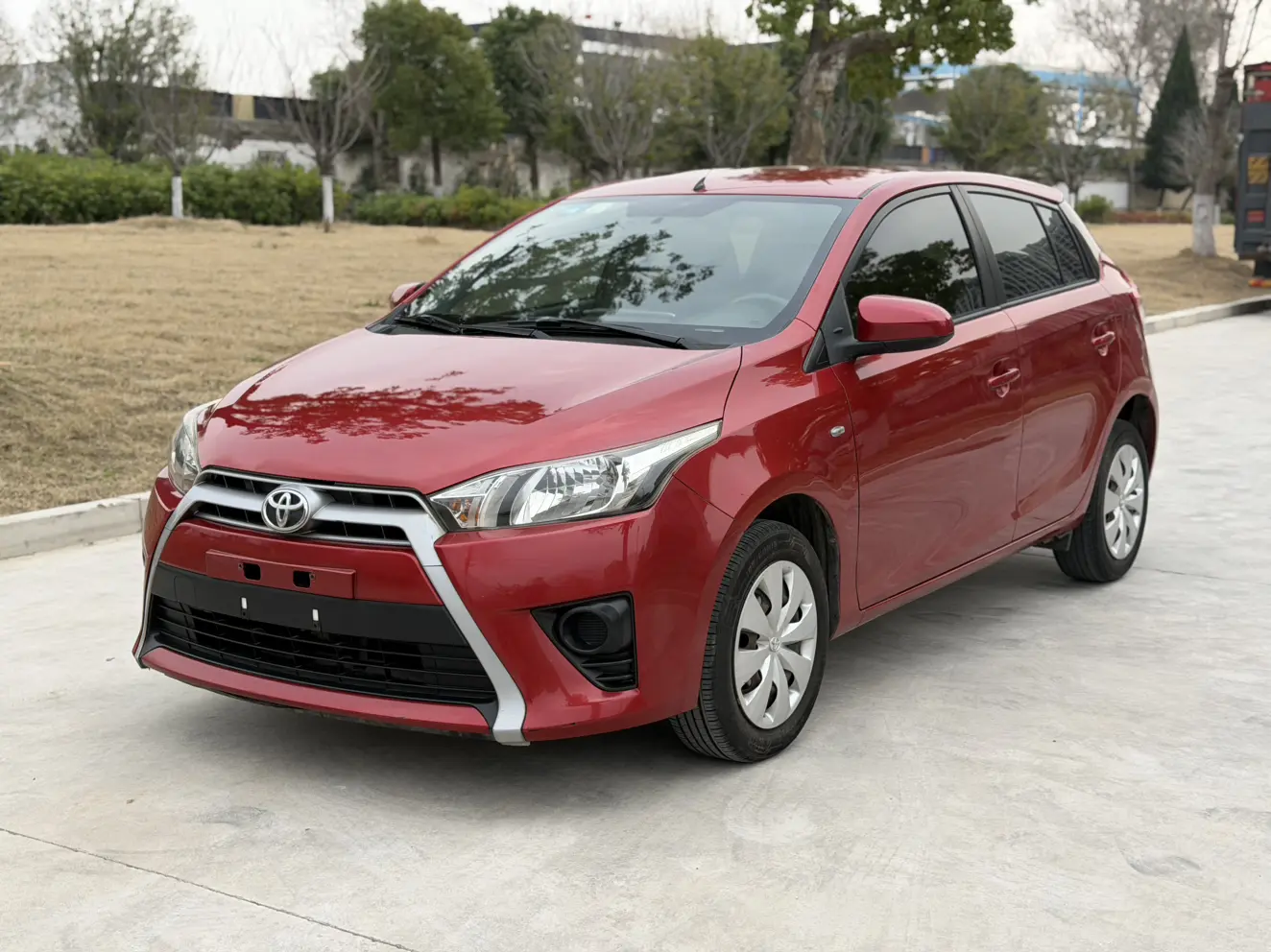 Toyota Yaris L  из Китая