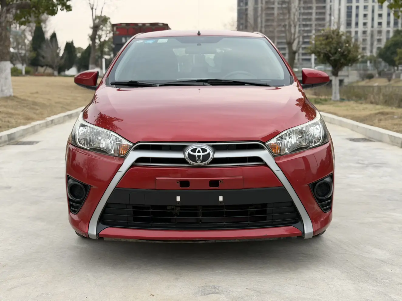 Toyota Yaris L  из Китая