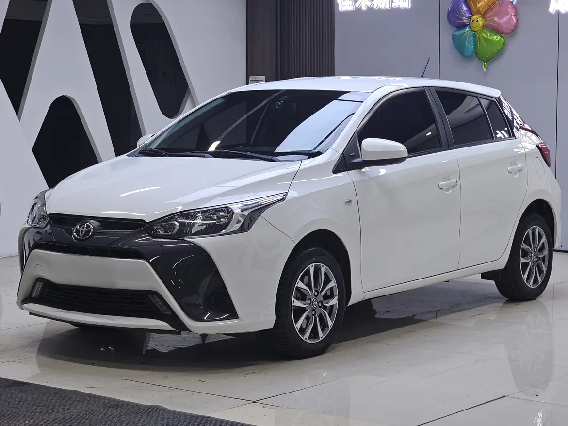 Toyota Yaris L  из Китая