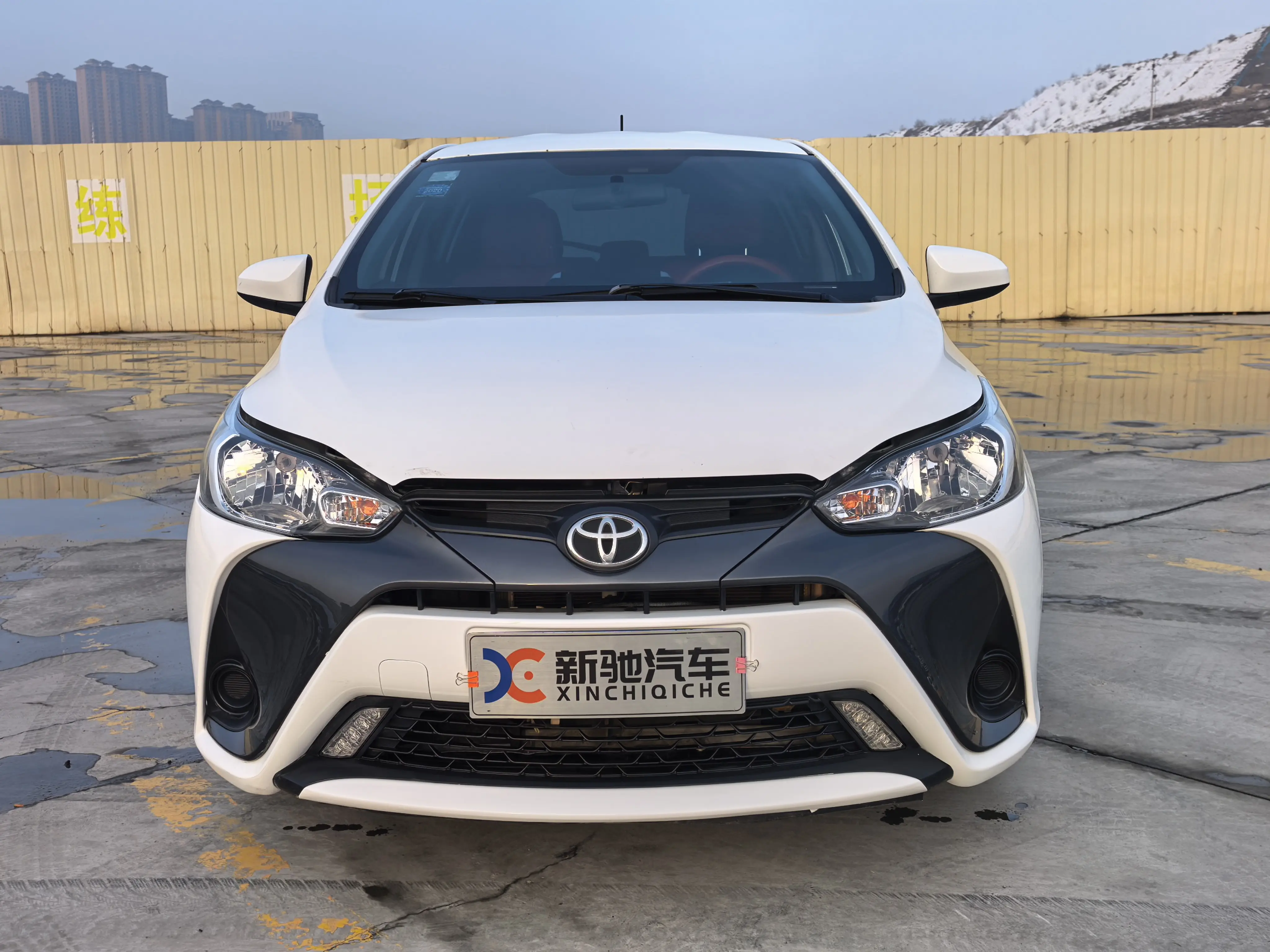 Toyota Yaris L  из Китая