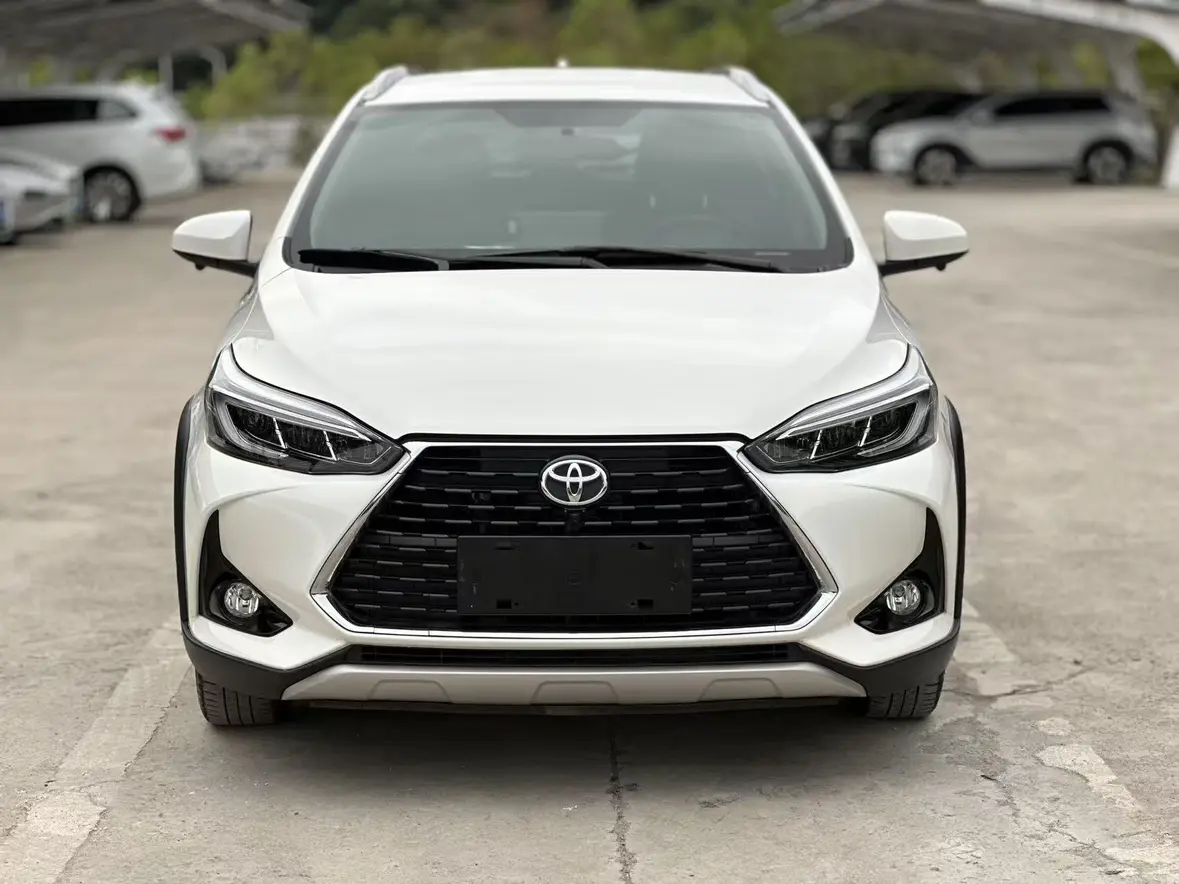 Toyota Yaris L  из Китая