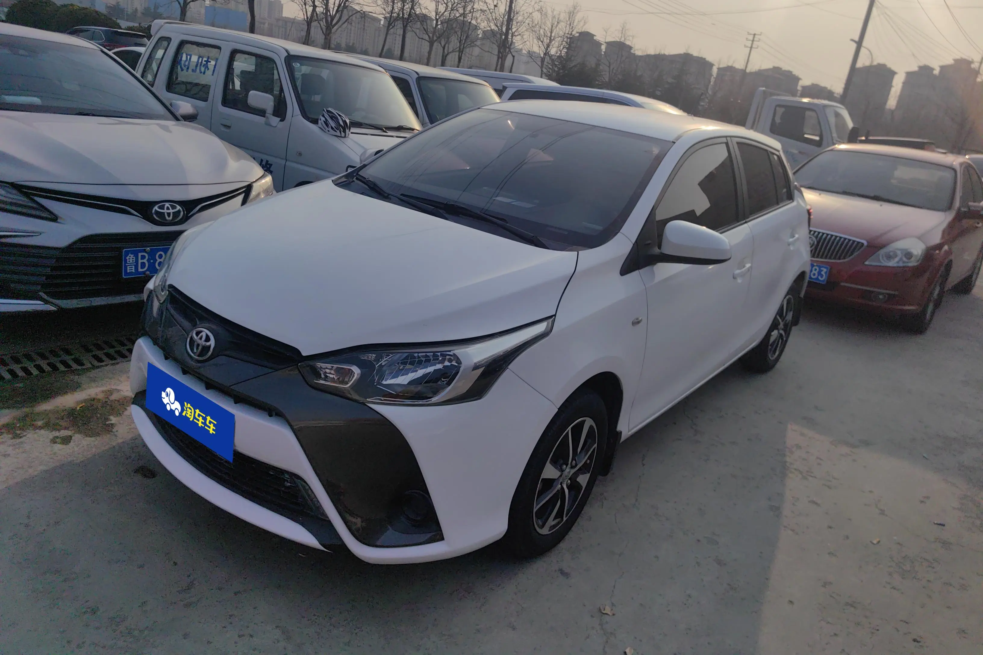 Toyota Yaris L  из Китая