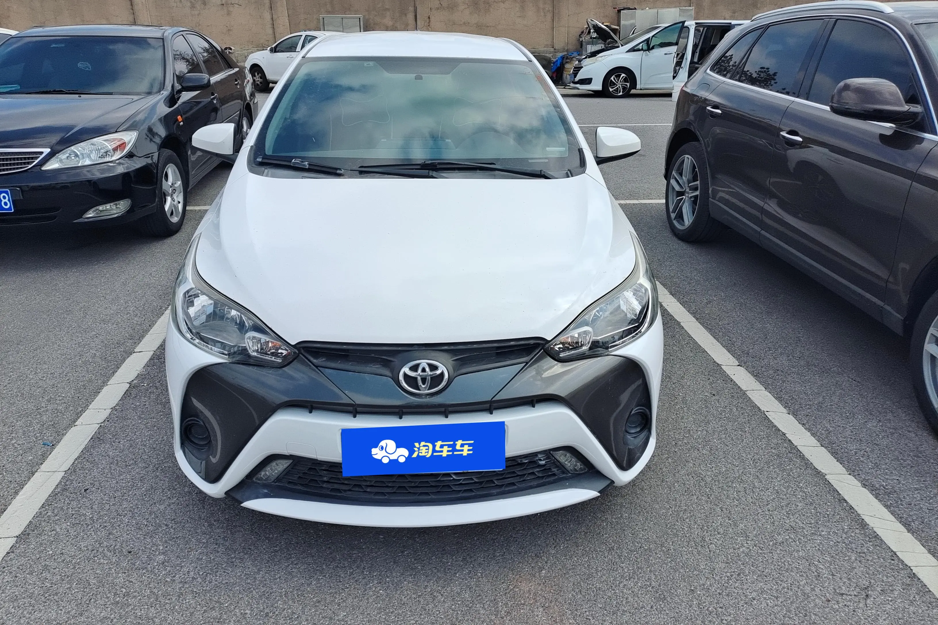 Toyota Yaris L  из Китая