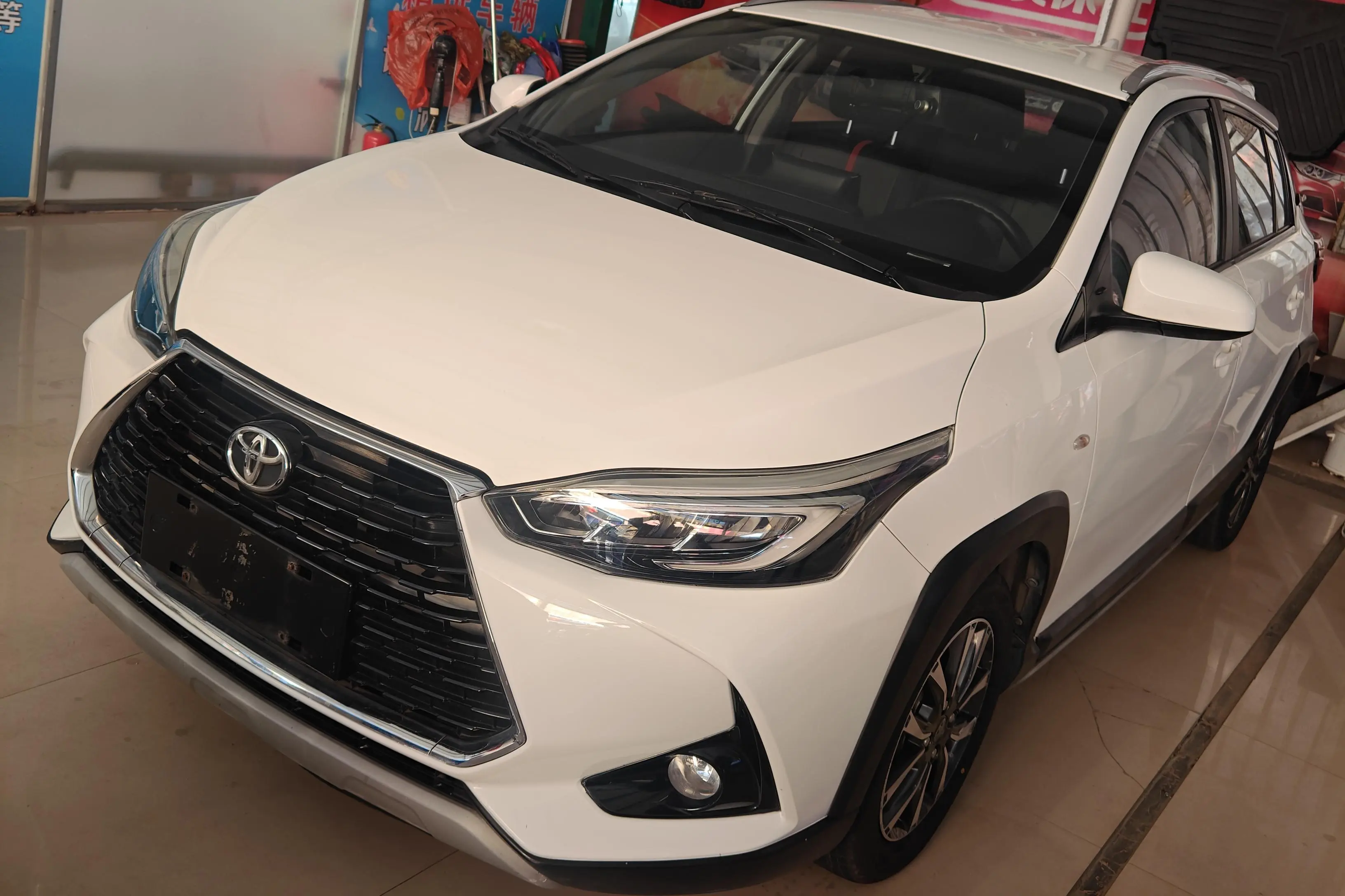 Toyota Yaris L  из Китая