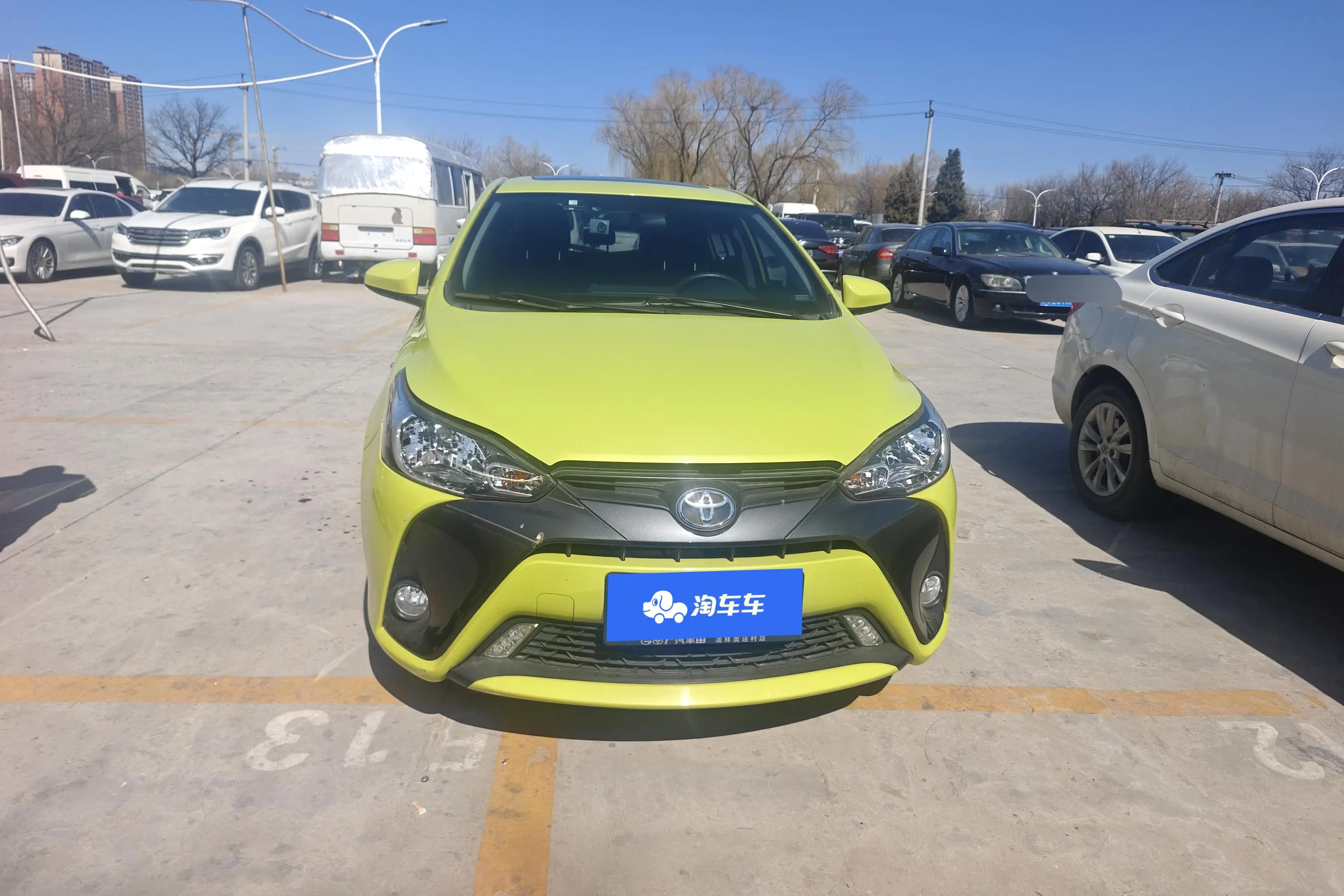 Toyota Yaris L  из Китая