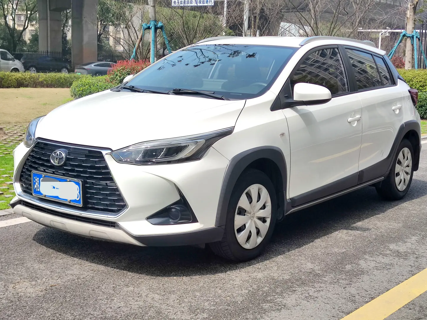 Toyota Yaris L  из Китая