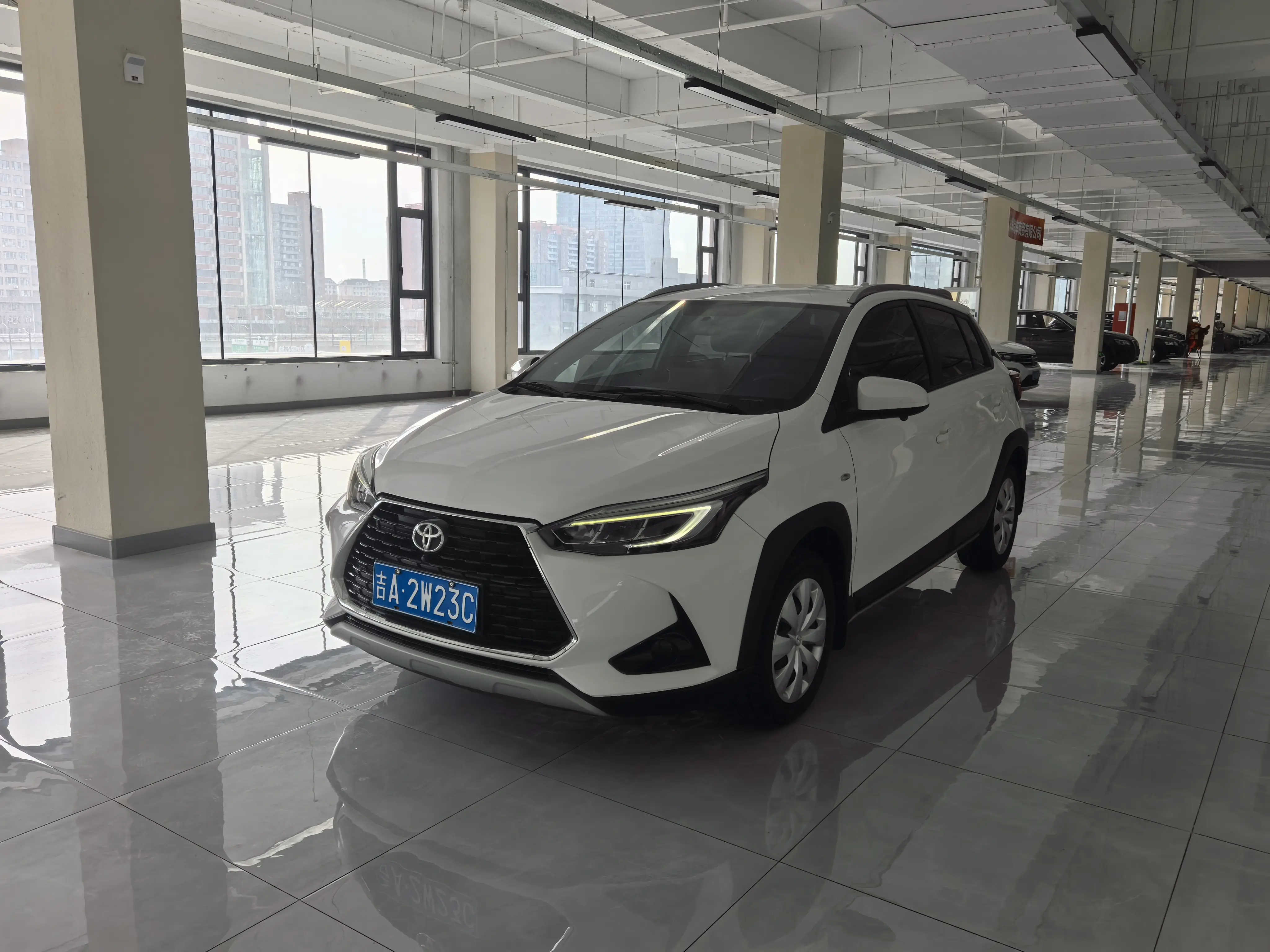 Toyota Yaris L  из Китая