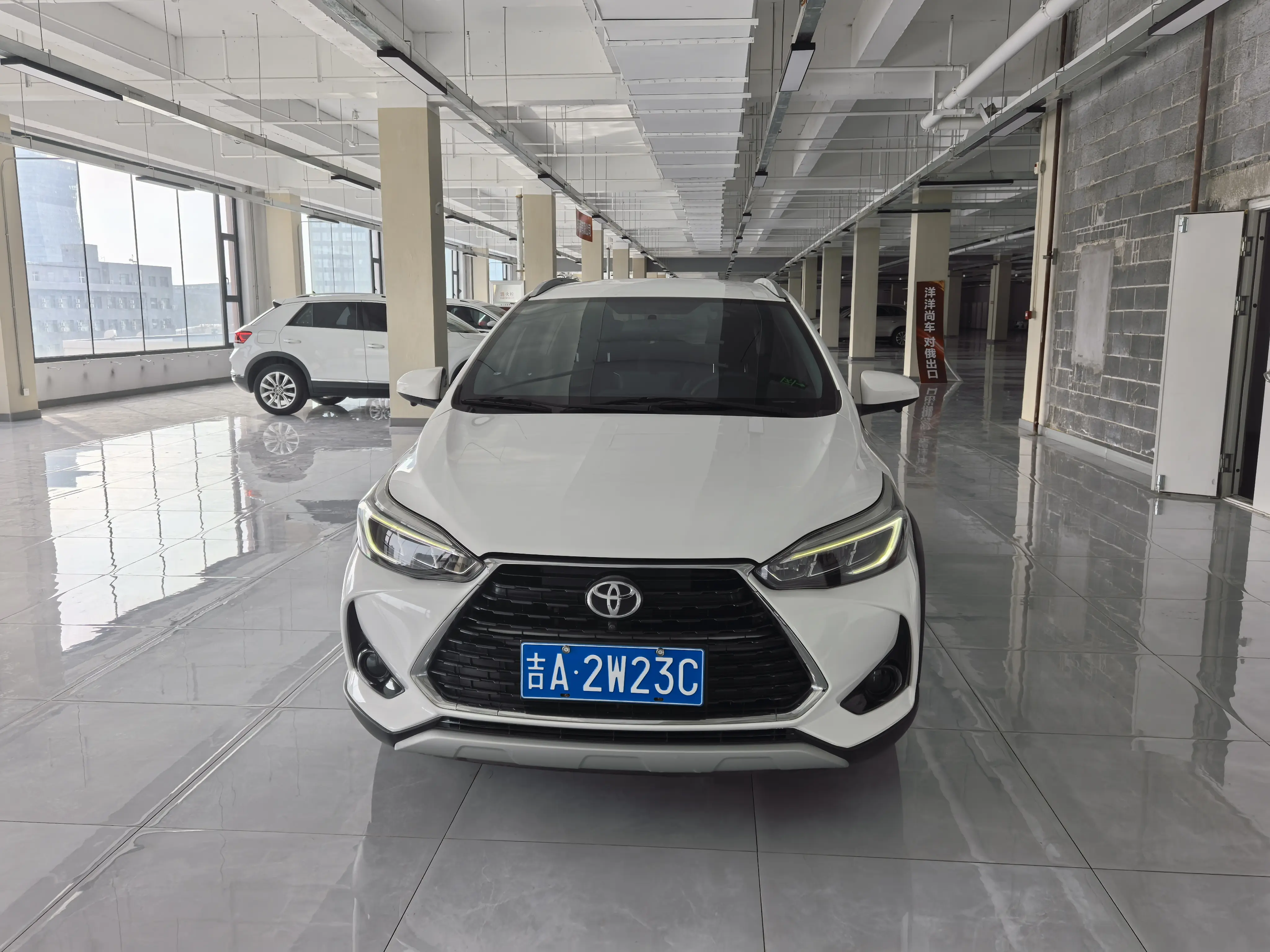 Toyota Yaris L  из Китая