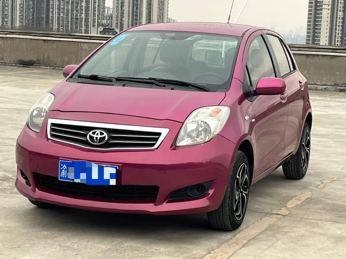 Toyota Yaris  из Китая