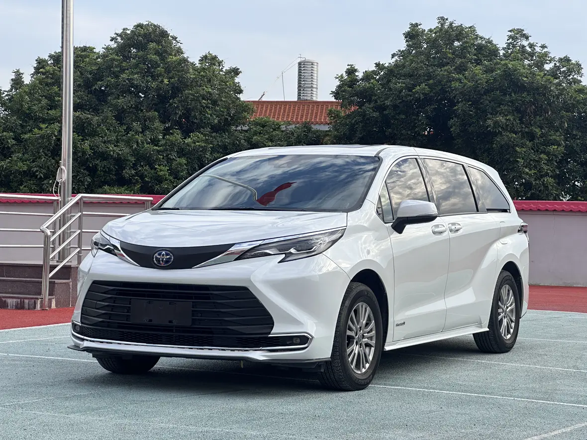 Toyota Sienna  из Китая