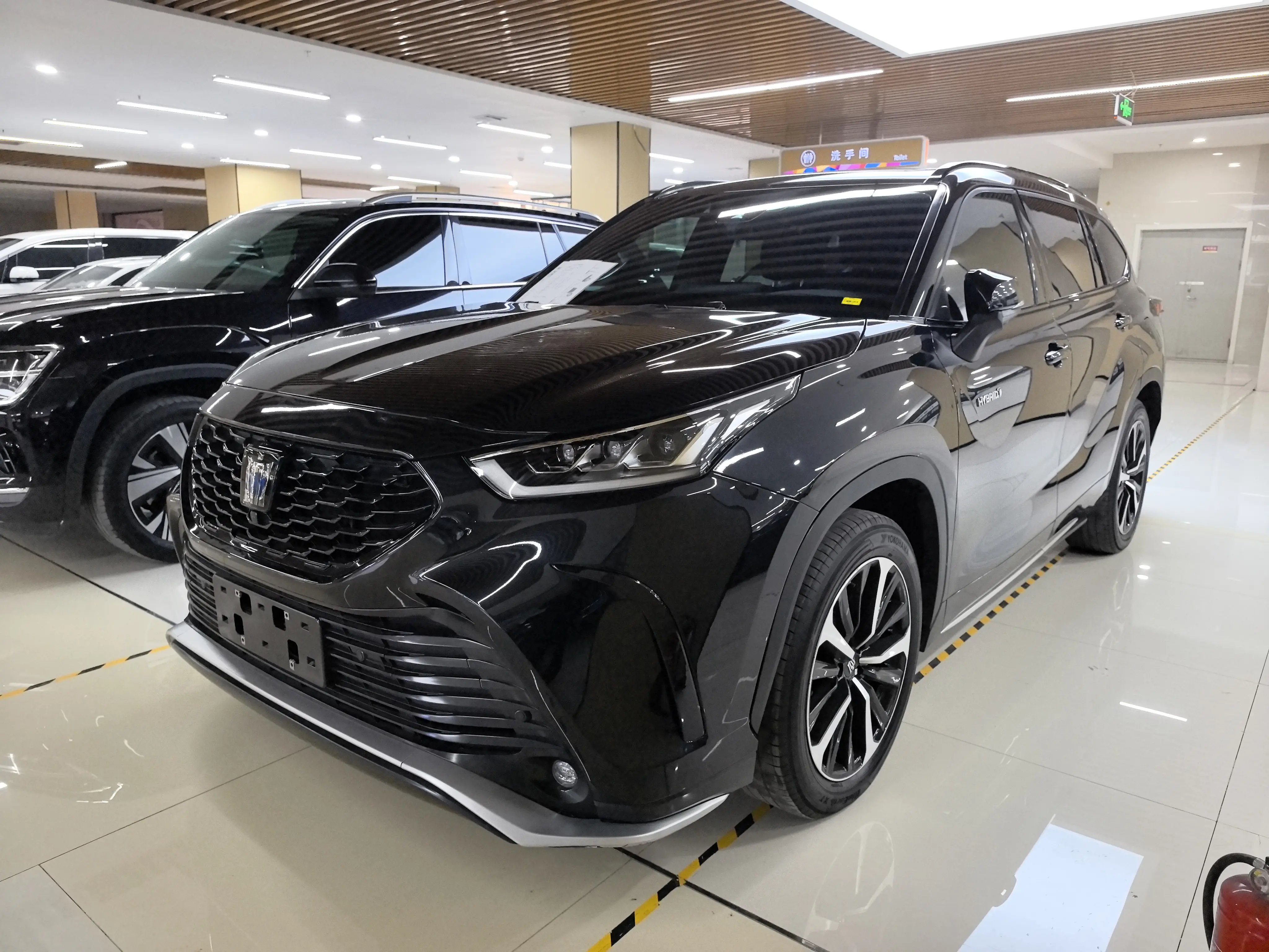 Toyota Crown Kluger
