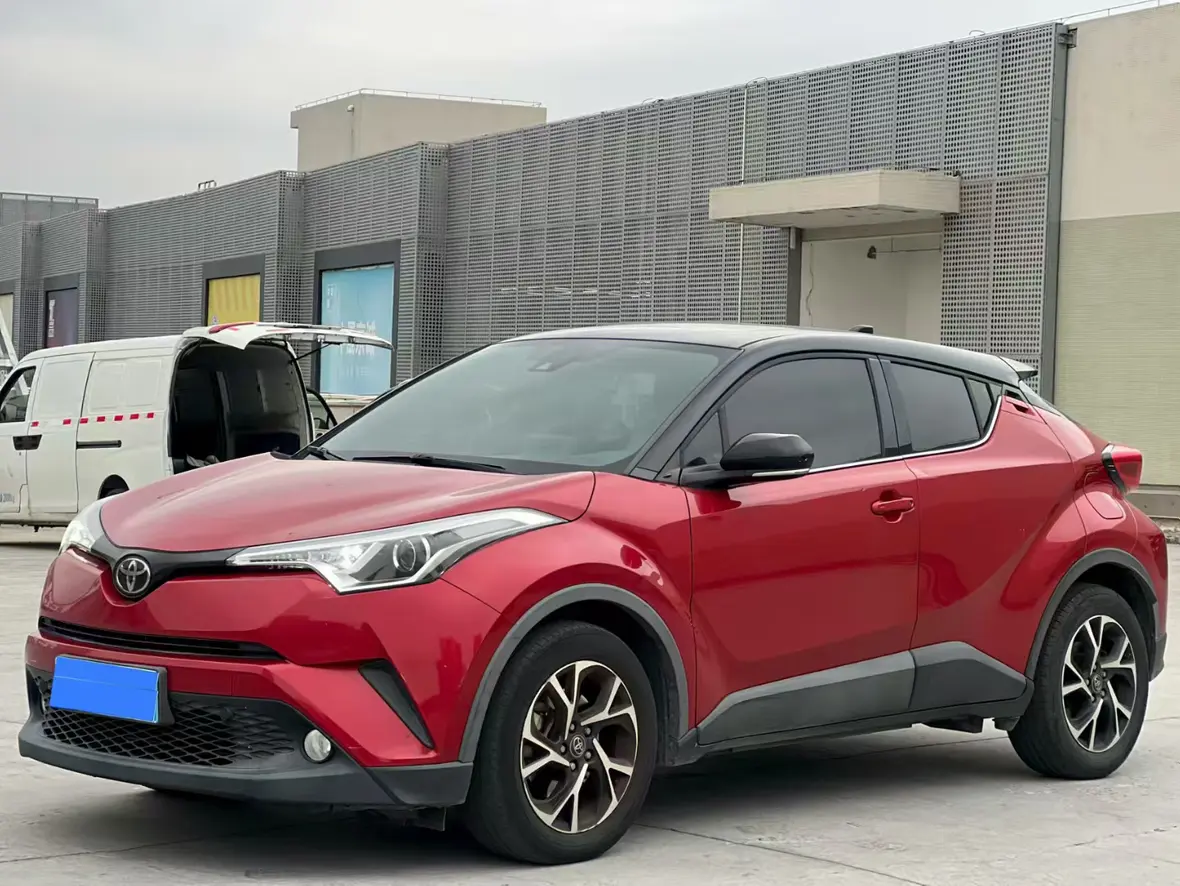 Toyota C-HR  из Китая
