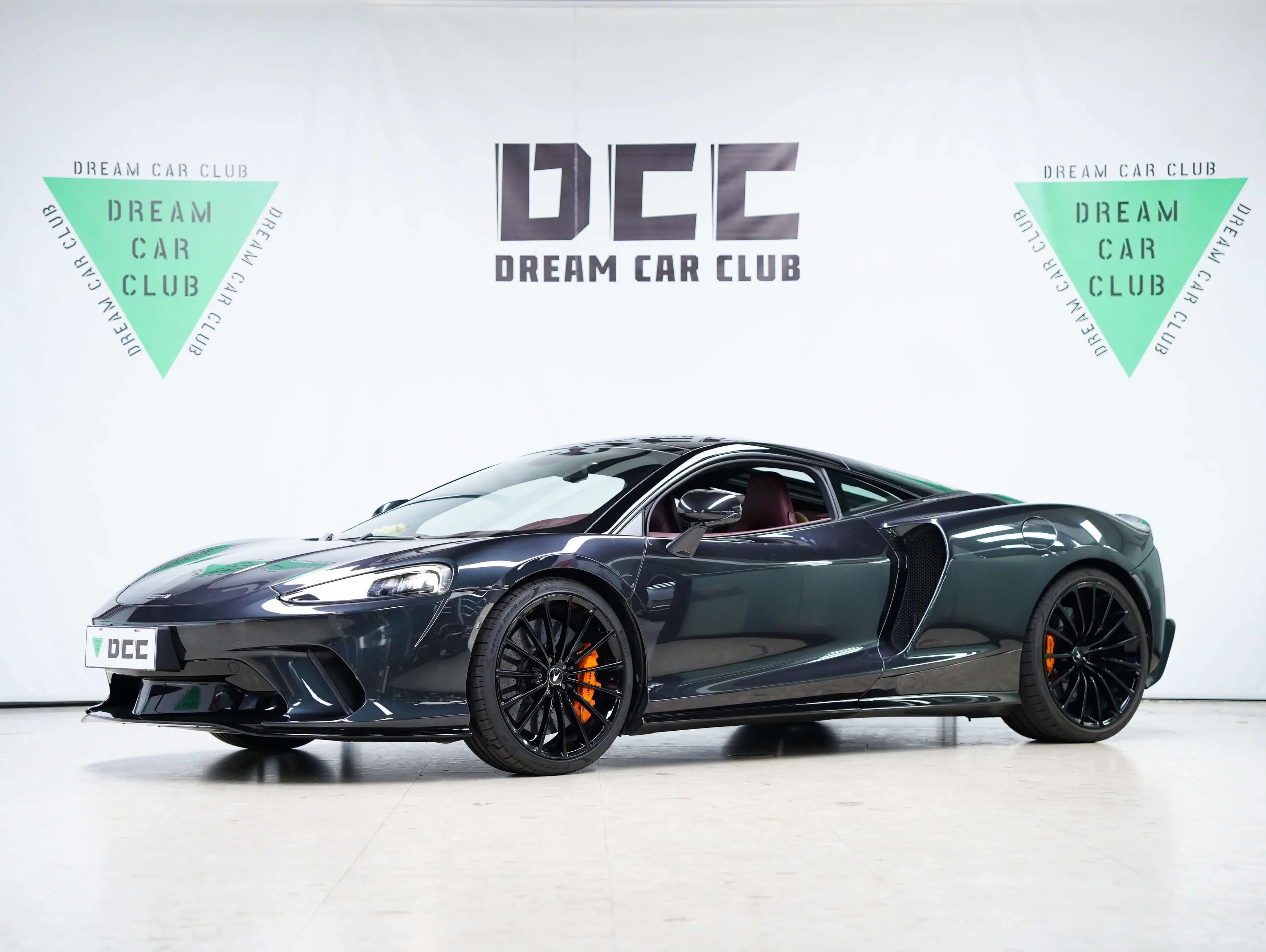 McLaren GT  из Китая