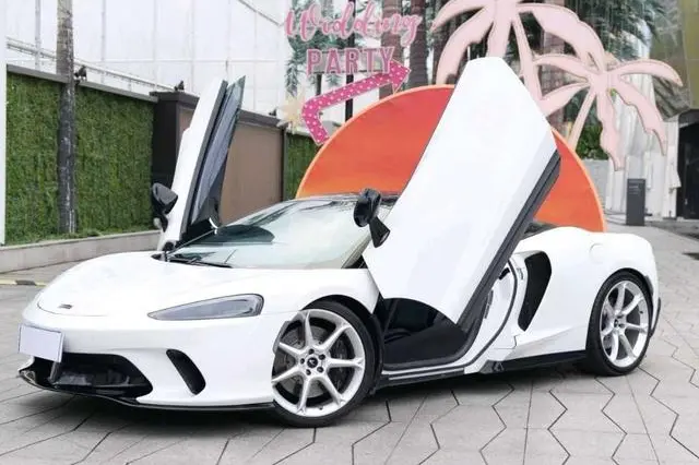 McLaren GT  из Китая