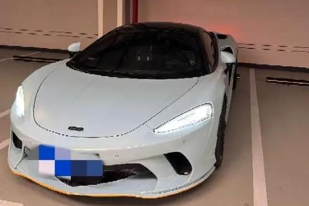 McLaren GT  из Китая